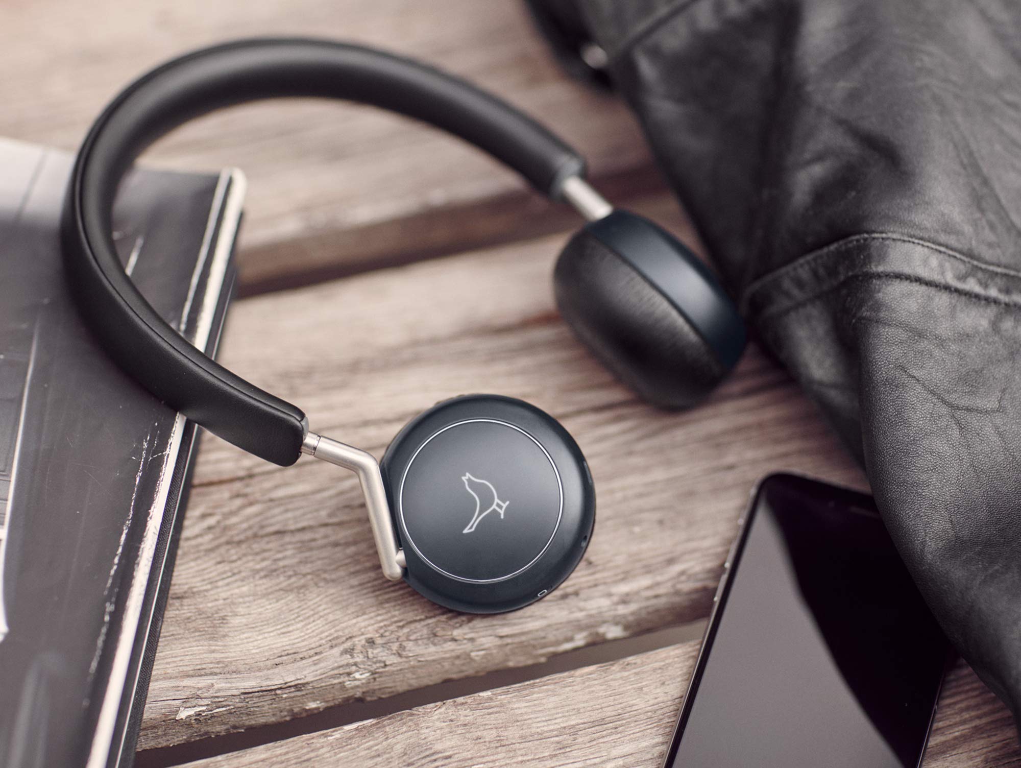 Libratone Q Adapt On-Ear wireless headphones with active noise