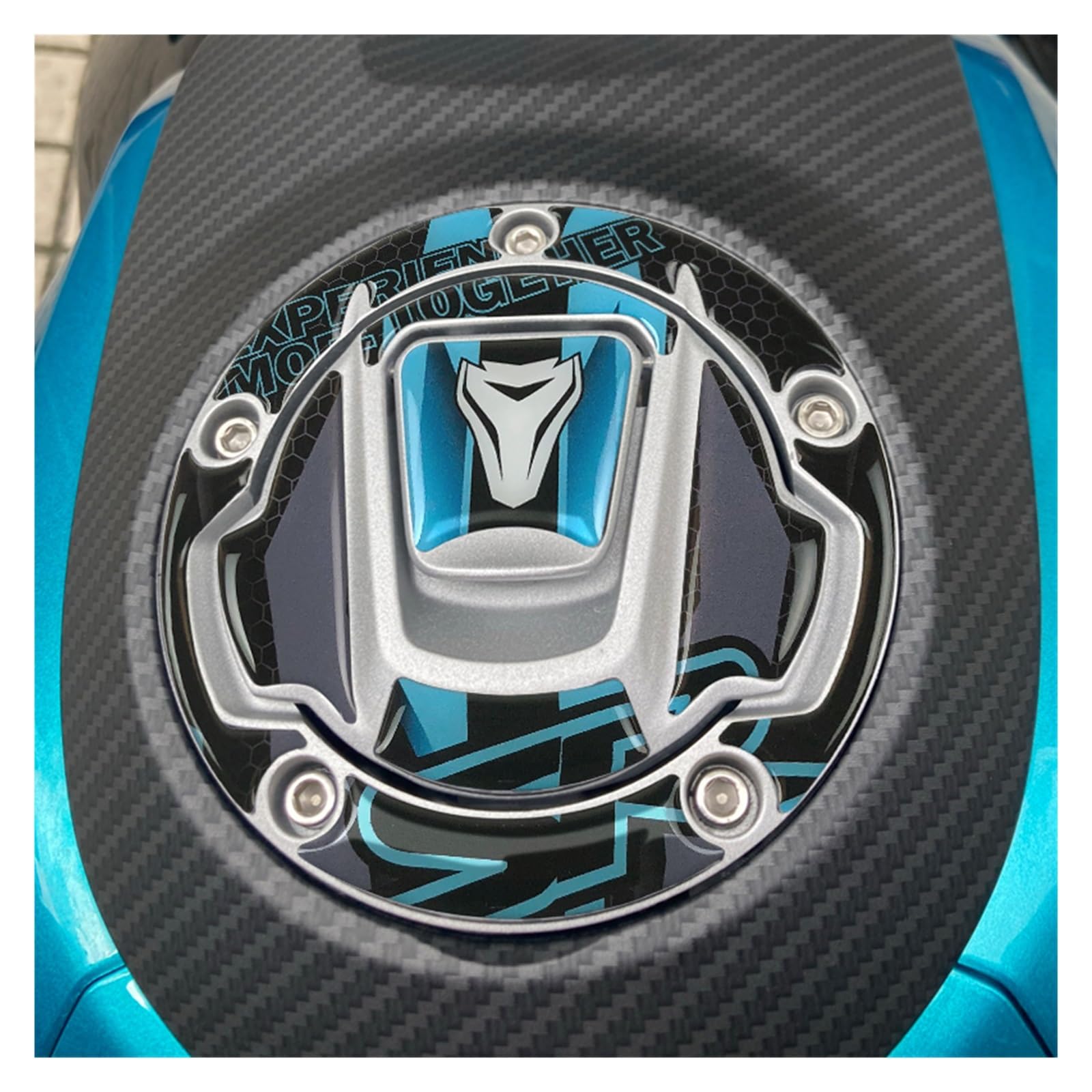 YHBH Accessori Moto Paraserbatoio in Fibra di Carbonio Adesivo Carburante Gas Moto Decal Emblem Protector per CFMOTO 250SR 300SR Traction Pad(6)