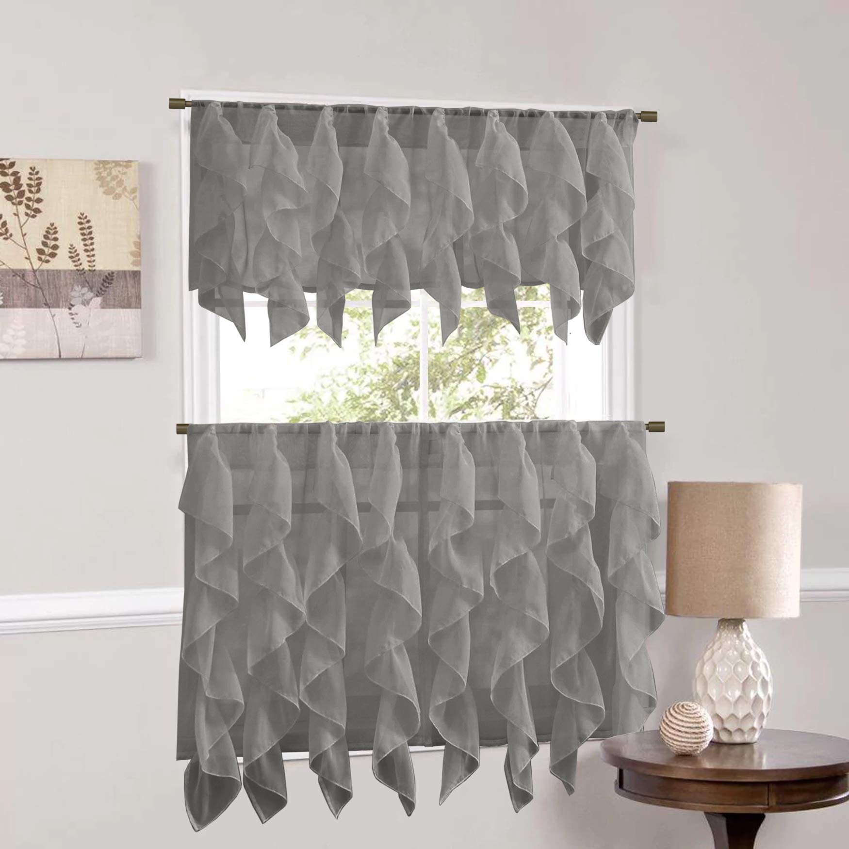 Tratamiento para ventanas Sweet Home Collection gris: Adios a las miradas exteriores