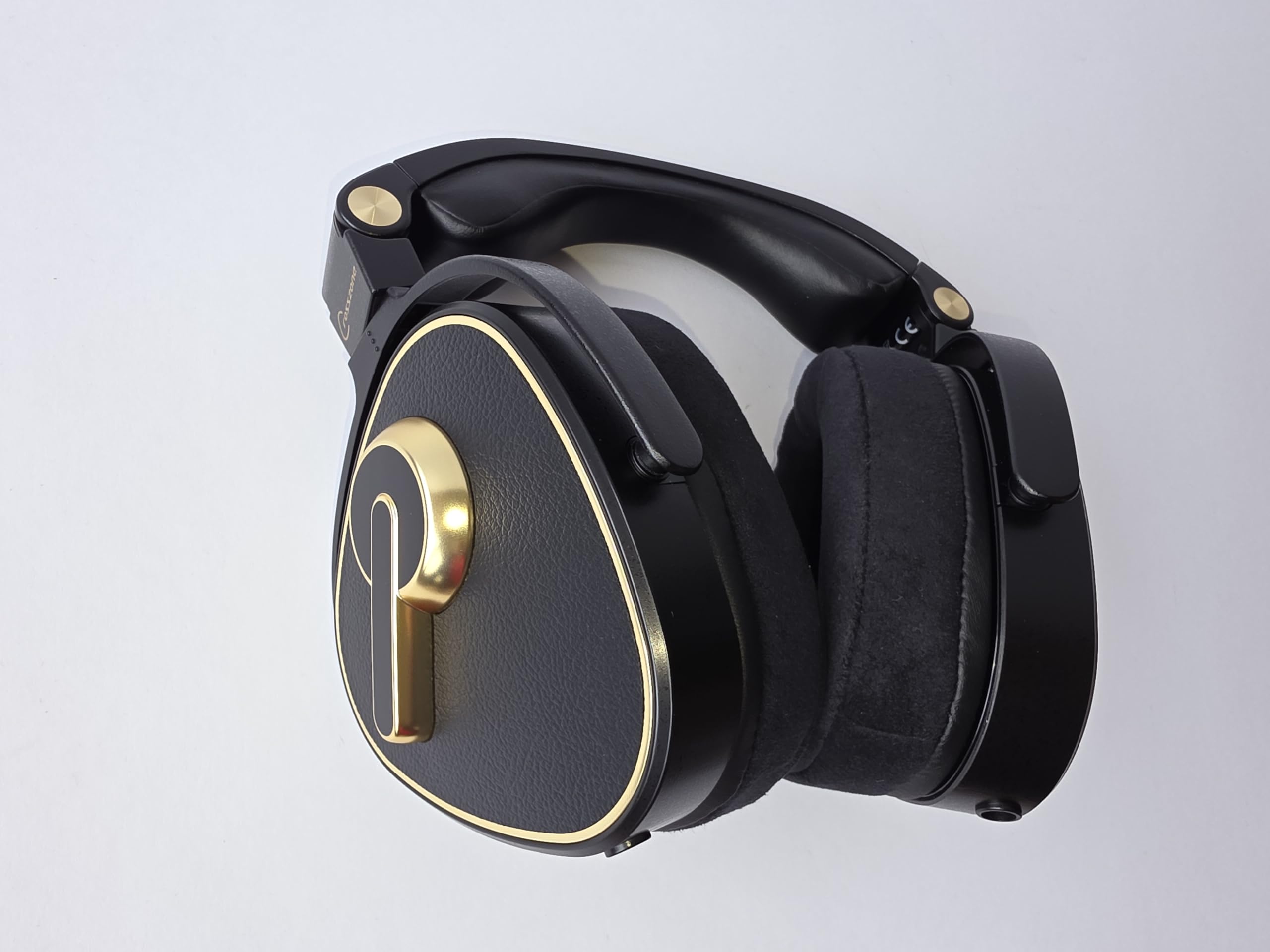 Crosszone CZ-1 Real Sound Closed Dynamic Over-Ear Headphones