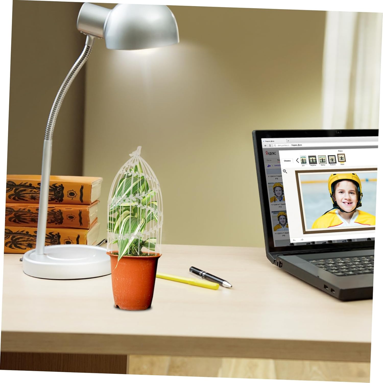 GANAZONO 1pc Bird Shape Plant Climbing Rack Decorative Vine Support Shelf for Garden Weather-Resistant Design Stylish Plant Display for Home and Outdoor Spaces