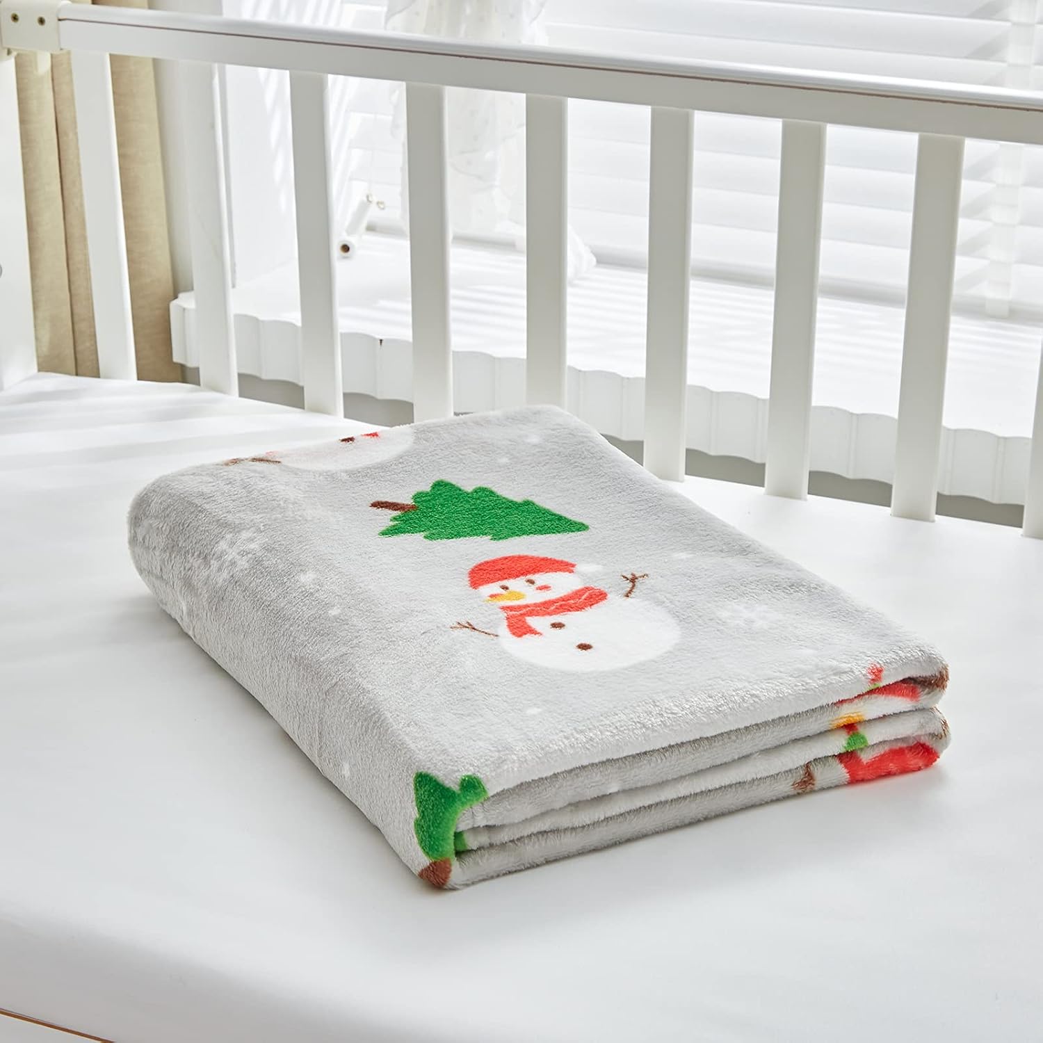 Christmas Throw Blankets Gray Snowman for Couch, Sofa and Bed, Lightweight Soft Holiday Flannel Fleece Warm Xmas Blanket with Green Tress and White Snowflake Decorative Cozy for Winter 50"x60"