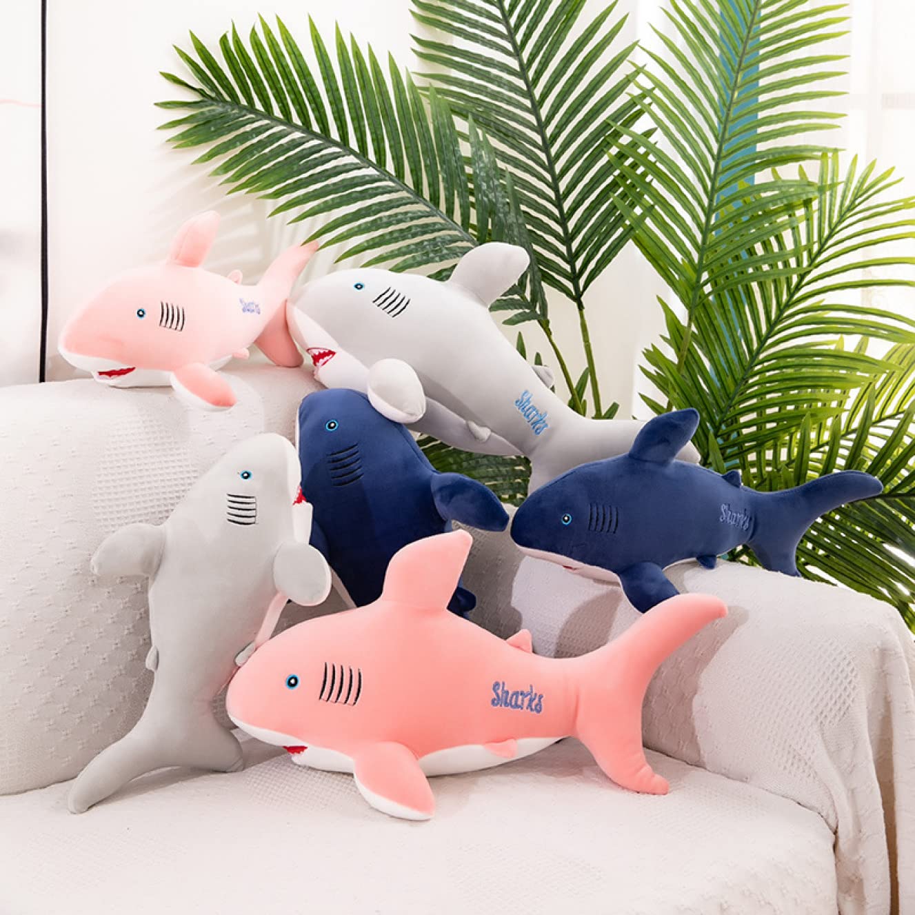 ピンクのサメ型ぬいぐるみ Amazon.co.jp: baolaili ピンクのサメのぬいぐるみキーチェーン