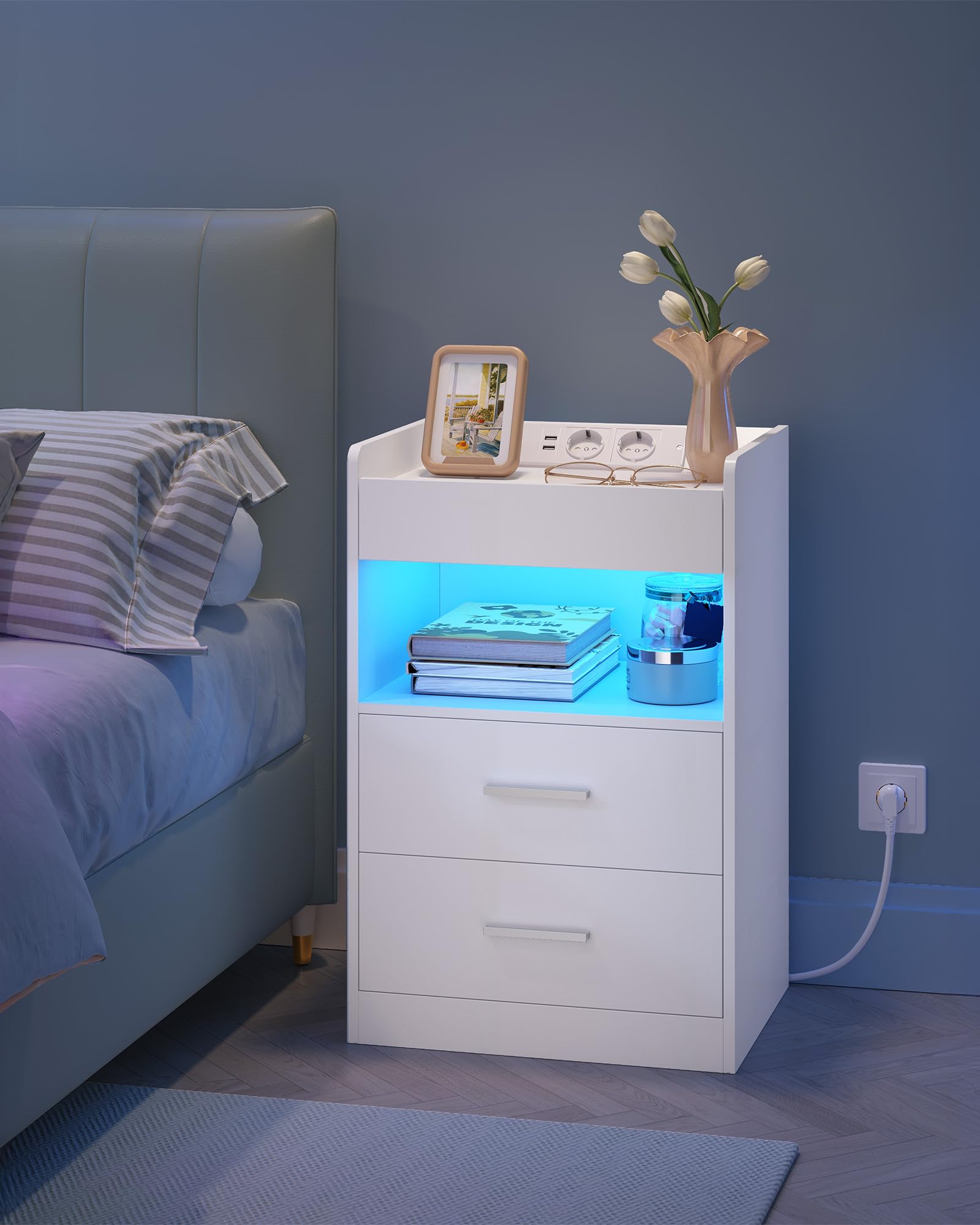Hzuaneri Comodino Set di 2, Comodini Camera da Letto con Luce LED e Stazione di Ricarica, 2 Cassetti, Tavolino con vassoio, 35 x 40 x 60 cm, Soggiorno, Bianco NS33603XEU