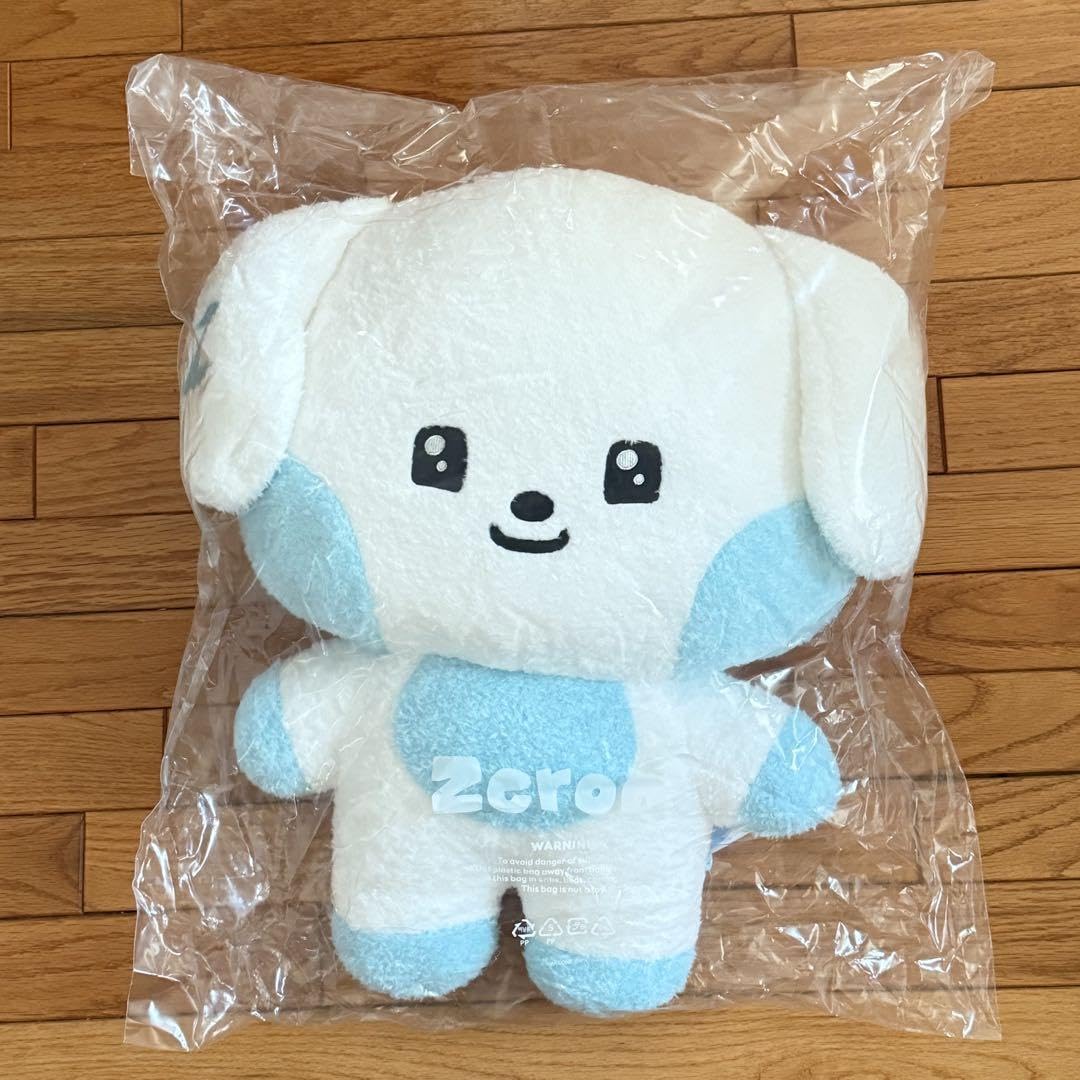 Amazon.co.jp: ZB1 ギュビン ギュ二二 zeroni フラット ぬいくるみ