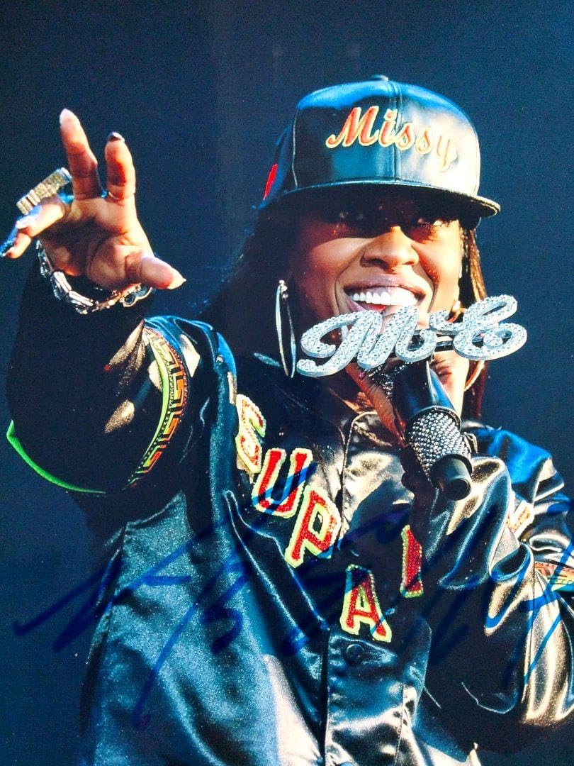 ミッシー・エリオット直筆サイン入り超大型写真…Missy Elliott ミッシー・エリオット直筆サイン入り超大型写真…Missy Elliott 【公式