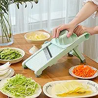 Fatiador de Alimentos Mandolina Ajustável - Lâminas Afiadas, Seguro e Durável, Inclui Protetor de Mão, Ideal para Legumes, Cebolas e Batatas
