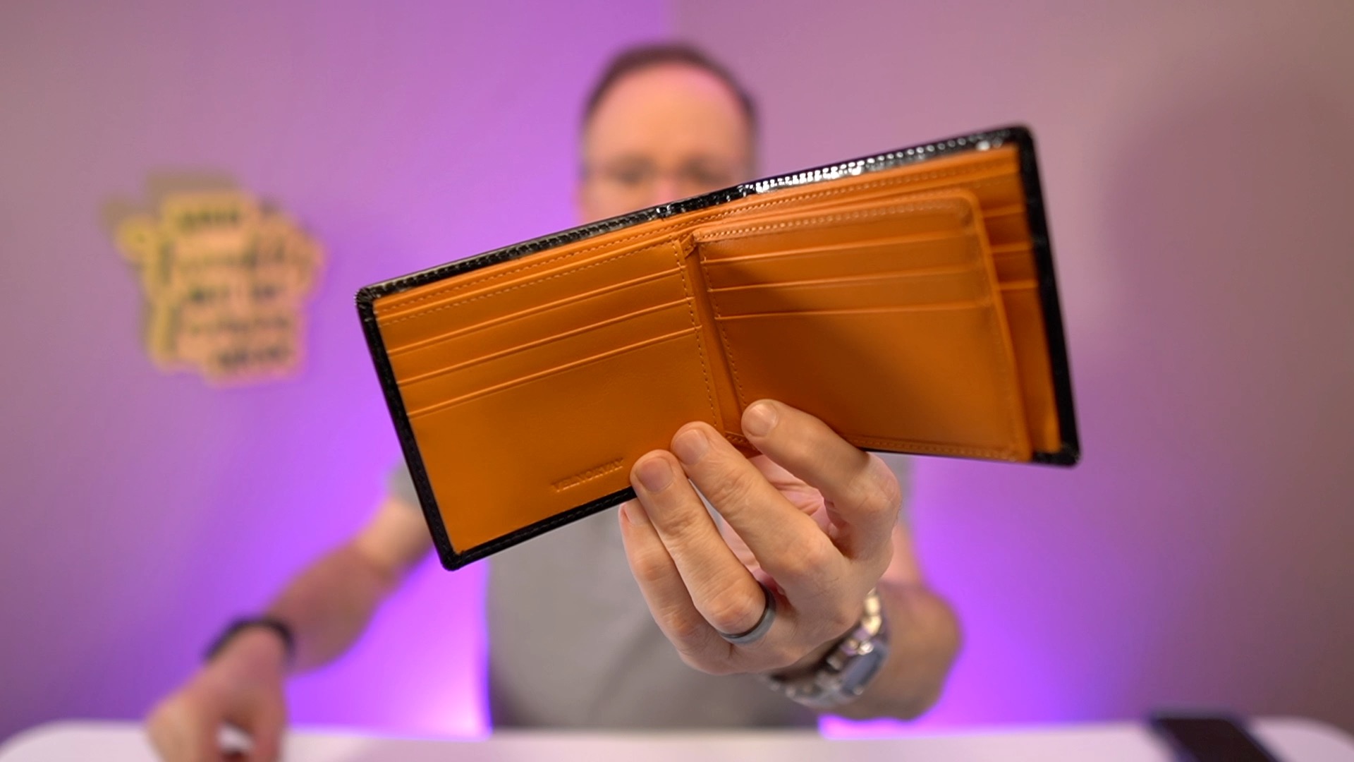 Stylish Slim Wallet with Card Slots and Cash Pockets