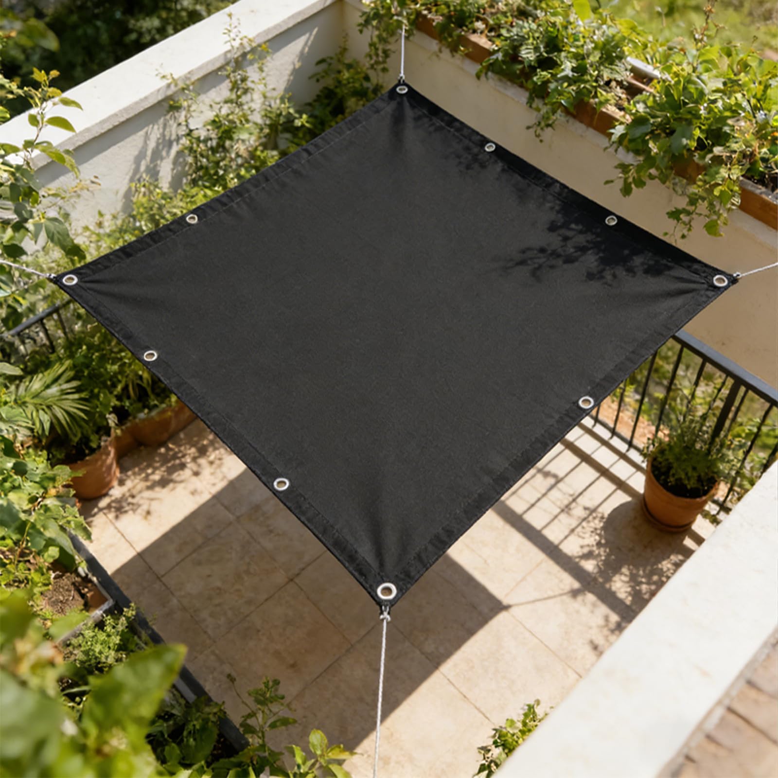 Toile d'ombrage anti-UV 98% et imperméable en polyester noir