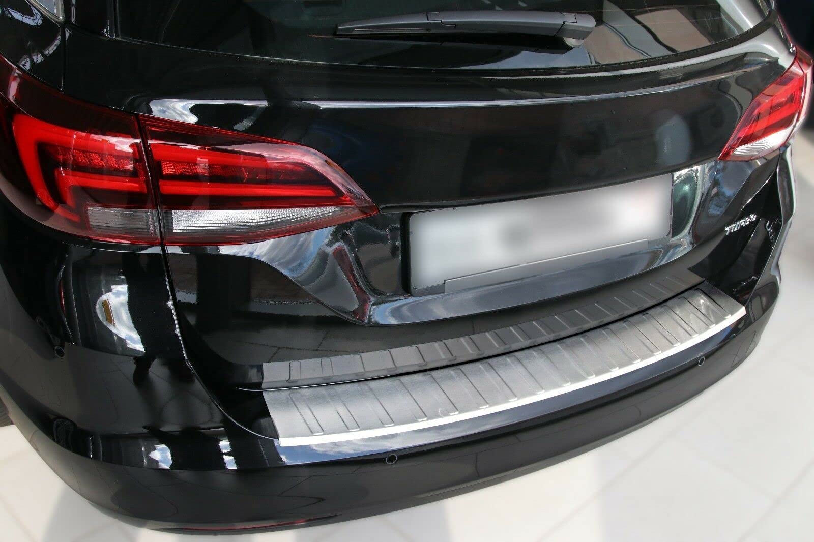 RECAMBO Ladekantenschutz Edelstahl kompatibel für OPEL Astra K Sports Tourer | BJ ab 2015 - matt gebürstet mit Textur - Styling und Schutz für die Stoßstange