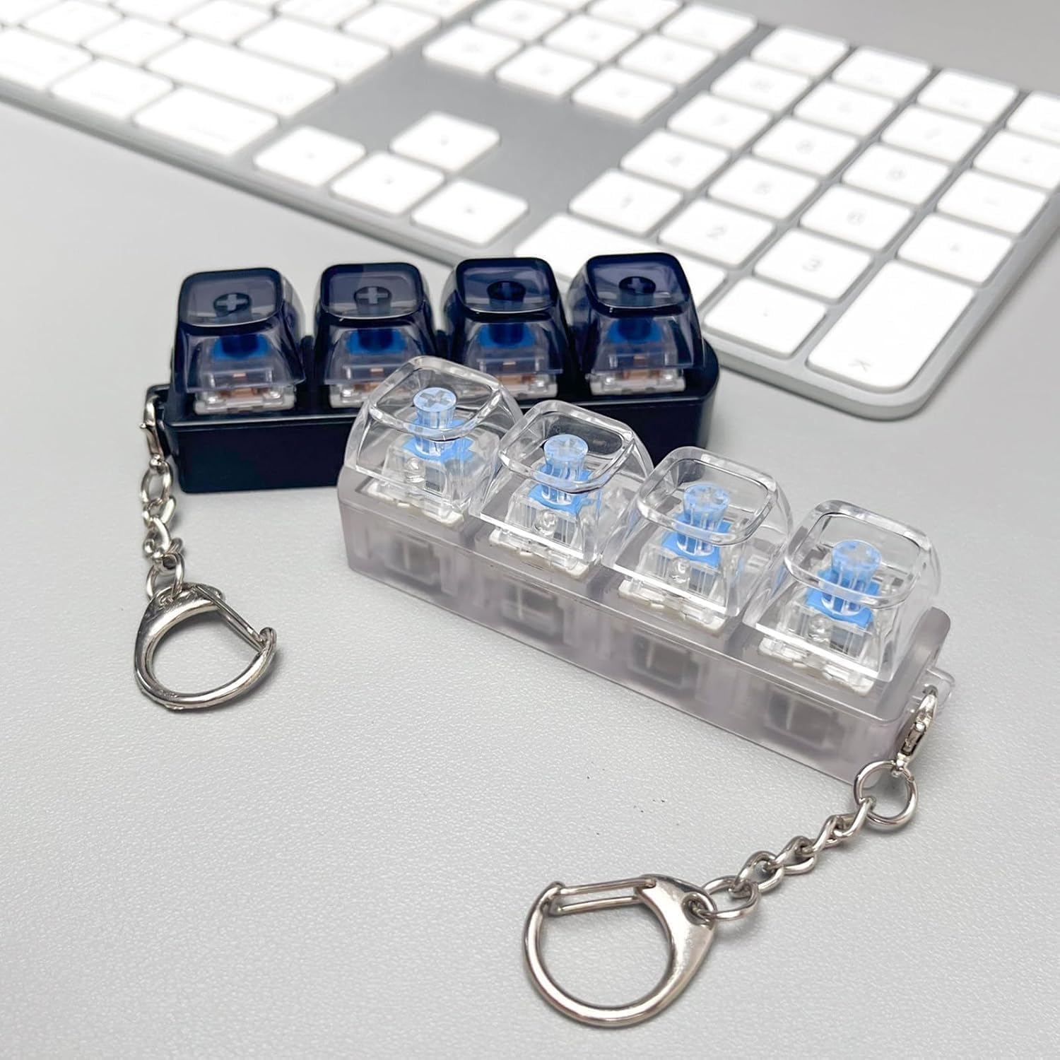 Minhgty 1 PCS Keyboard Fidget Toy, Keyboard Fidget Keychain 4-in-1 Keyboard Decompression Button Finger Clicker Toys, Button Stress Relief Fidget Gifts to Relief Stress 1