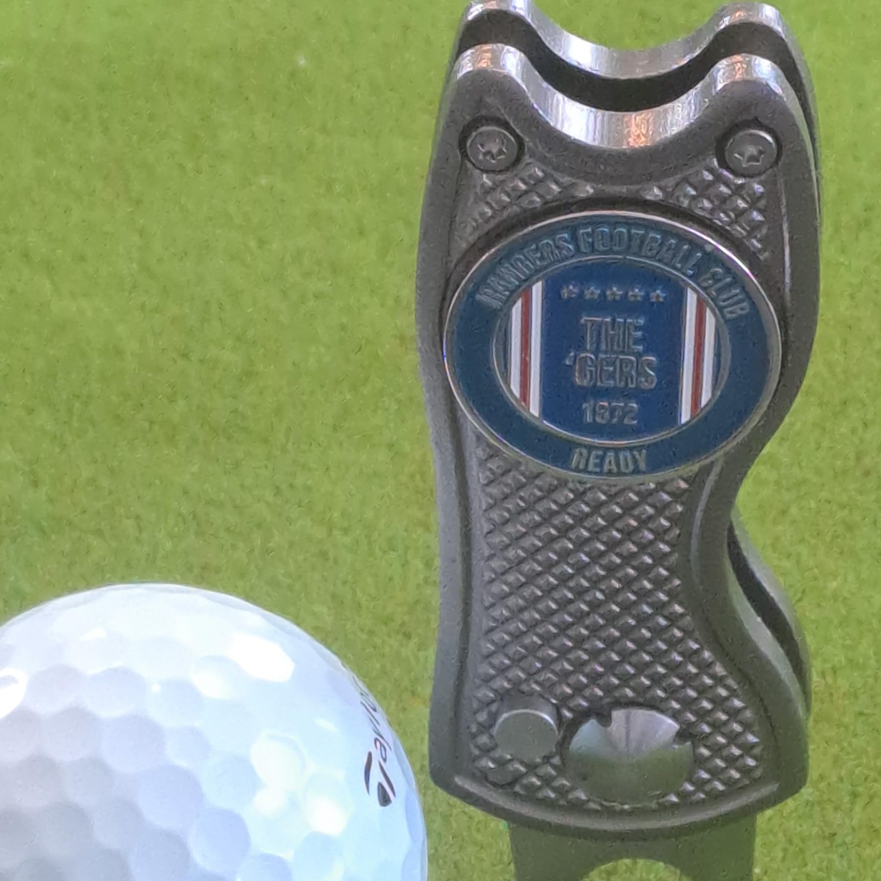Rangers Ball Marker with Golf Divot Repair Tool - Gift Combo. Pitch Mark Tool has Pop-up Button & Foldable Tines to Protect Pockets. Lightweight, Portable. (grey)