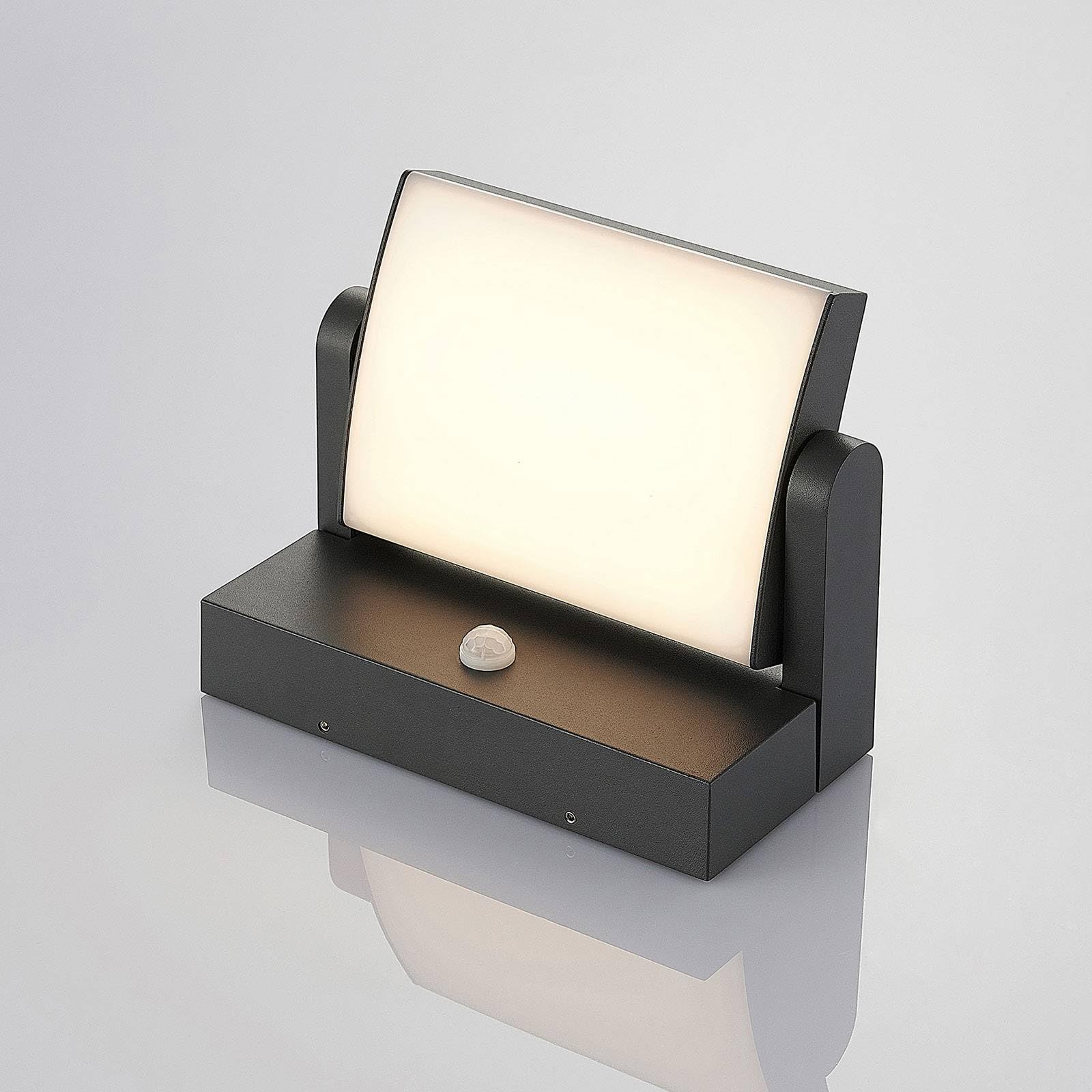Lindby LED Wandleuchte außen 340°schwenkbar, mit Bewegungsmelder Außenwandleuchte spritzwassergeschützt IP54 1x 10,5W