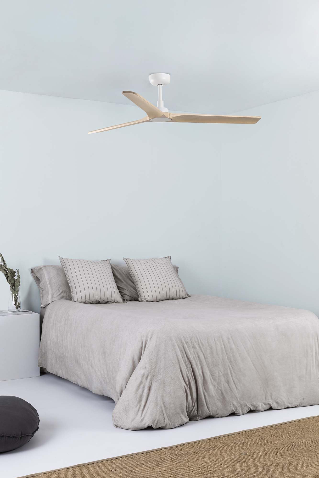 FARO BARCELONA 33810 - HEYWOOD M Ventilador de techo blanco/madera clara con motor DC