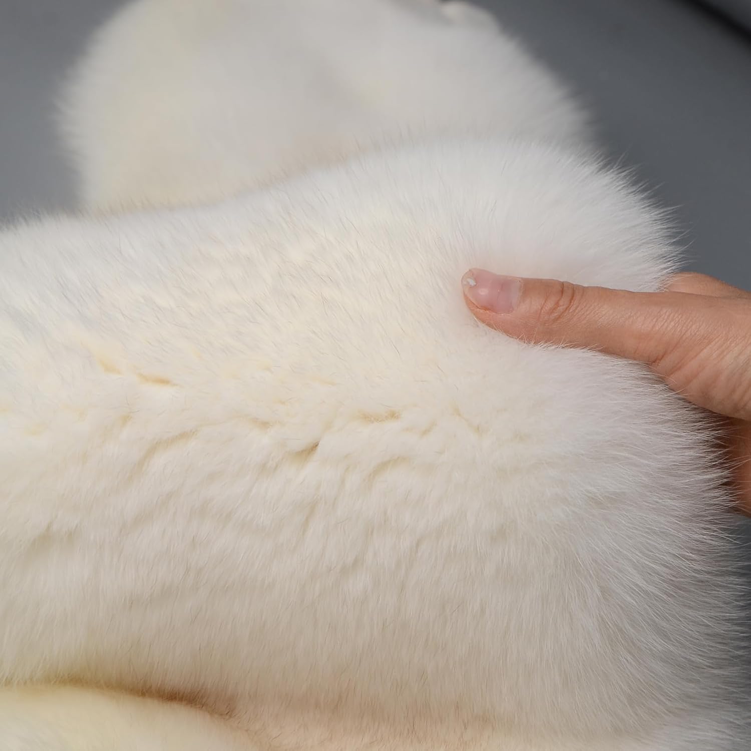 Tanned White Fox Hide Fur Pelt Crafts Fox Skin Fur Taxidermy Decor Graded 1 Quality Full Body Fur Pelt for Fly Tying Crafts Fur Coats Trapping 44-49 inch White