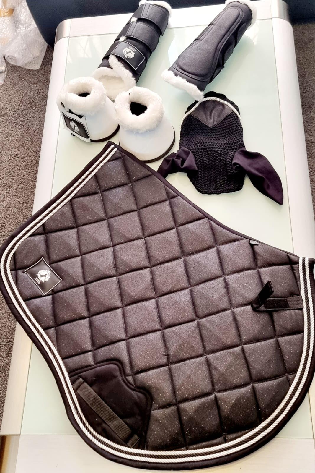 Zumars Equestrian Horse Saddle Pad, Bareback Pad For Horses Double Rope Webbing Handle Belly Strap Breathable Saddle Pads, Sweat Absorption Mat Equipment English Saddle Pad For Horses (Dark Grey)