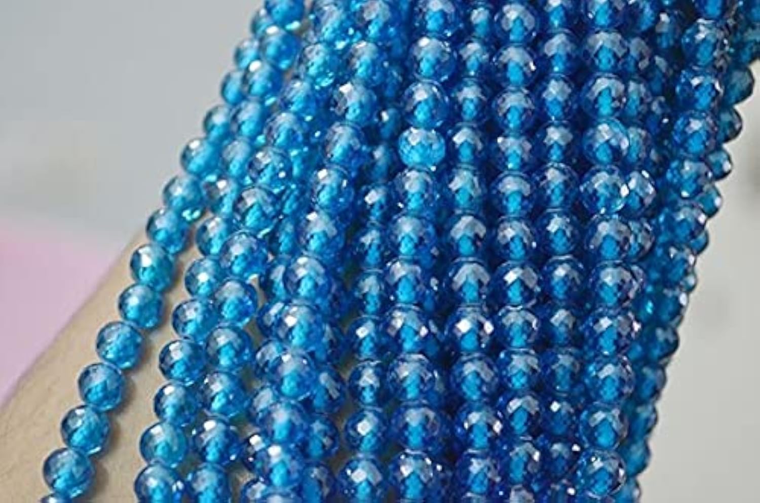 Cubic zirconia bleu az LKBEADS en rang pour créer un cadeau de fête des mères unique