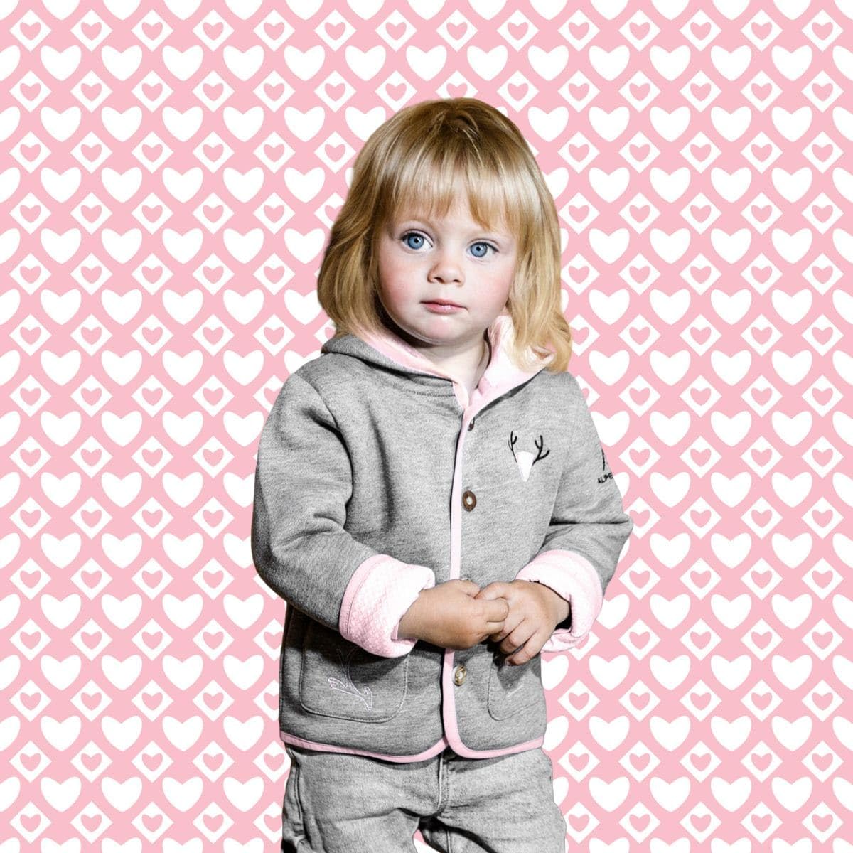 Hoamatkult Kinder Trachtenjacke Alpenzwerg – Kuschelige Kapuzenjacke mit Stickerei & trachtigen Details – Jungen & Mädchen Jacke aus Baumwollmix, modern & traditionell