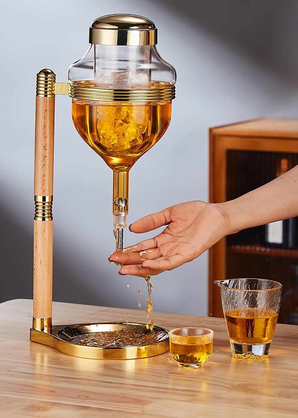 Sake Dispenser, Glass Ice Cold Whiskey Dispenser with Liner, Multi-purpose Sake Jug for Hot or Cold, Sturdy Drink Jug for Parties, Household Drink Jug for Bourbon Wine Sake Vodka Tequila(Gold)