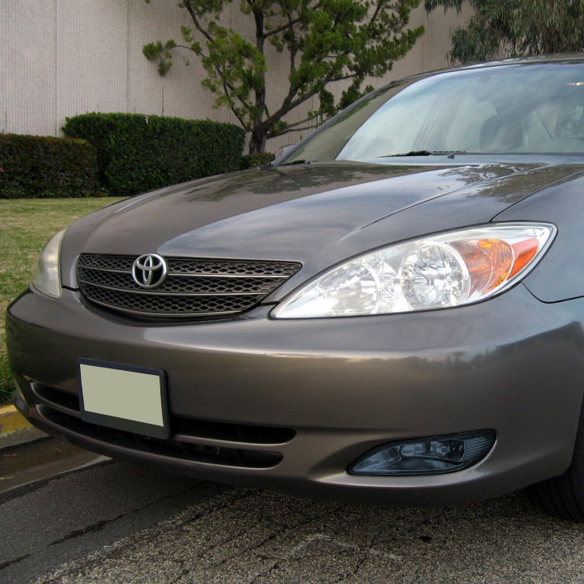 DNA MOTORING FL-ZTL-139-SM Fog Light With Switch Driver & Passenger Side Enhance visibility [Compatible with 02-04 Camry / 02-03 Solara]