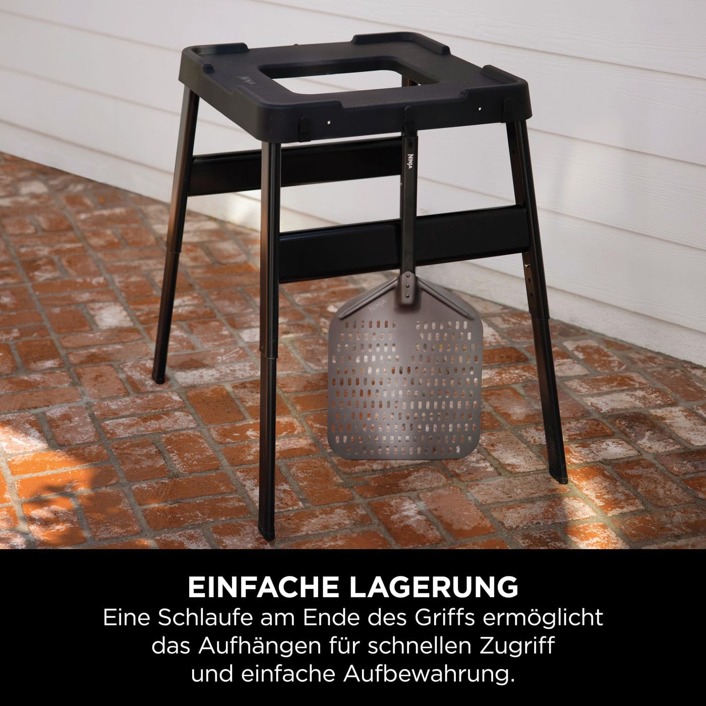 Ninja Woodfire Pizzaschaufel für Außenöfen der Serie OO101UK, leicht perforierter, rostbeständiger Pizzaschieber für 12-Zoll-Pizzen, Schwarz XSKPZPLEU