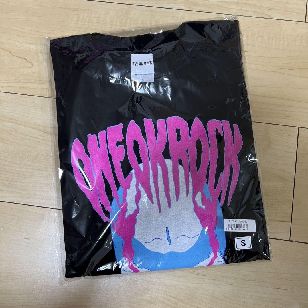 Amazon.co.jp: ONE OK ROCK Tシャツ Sサイズ 黒 : おもちゃ