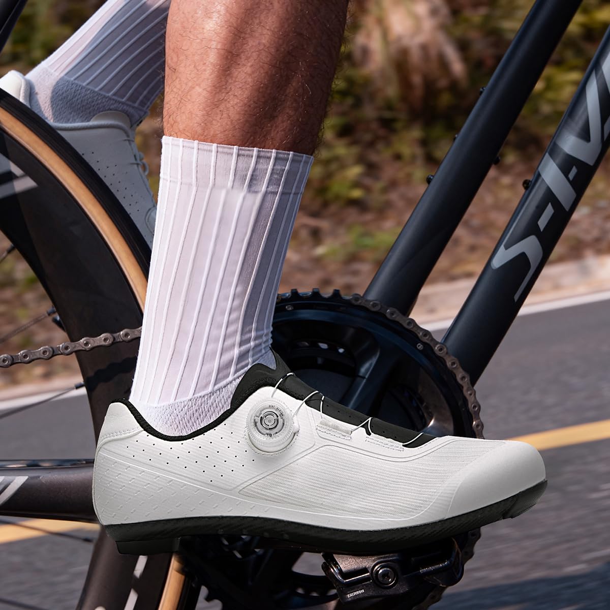 Herren Rennrad Fahrradschuhe mit Look SPD-SL Pedal, Schnelle Anpassung, Stabiler verschleißfester für Indoor Outdoor mit 3 Bolzen-Look Delta