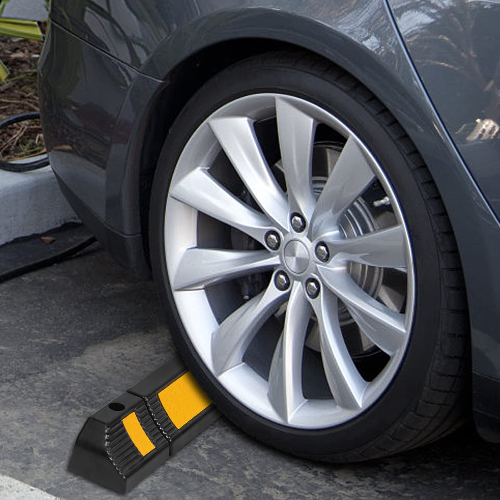 UISEBRT Fermaruota in Gomma – 4 Pezzi Barrier di parcheggio in gomma limitazione del parcheggio con strisce riflettenti per garage e parcheggi, 60 x 12 x 10 cm, Nero + Giallo (4 Pezzi)