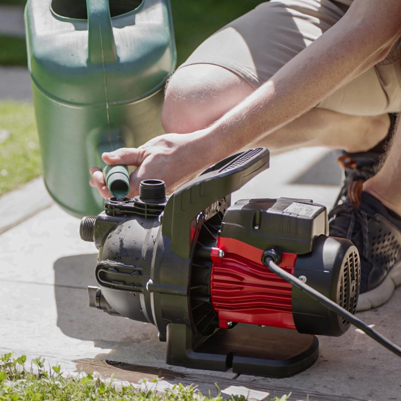 WALTER Gartenpumpe 600 W - Geräuscharmer Hochdruck-Wasserpumpe, 3000 l/h Kapazität, 35 m Förderhöhe - 3,5 bar Druck - Ideal für Pool, Kellerentwässerung & Gartenbewässerung