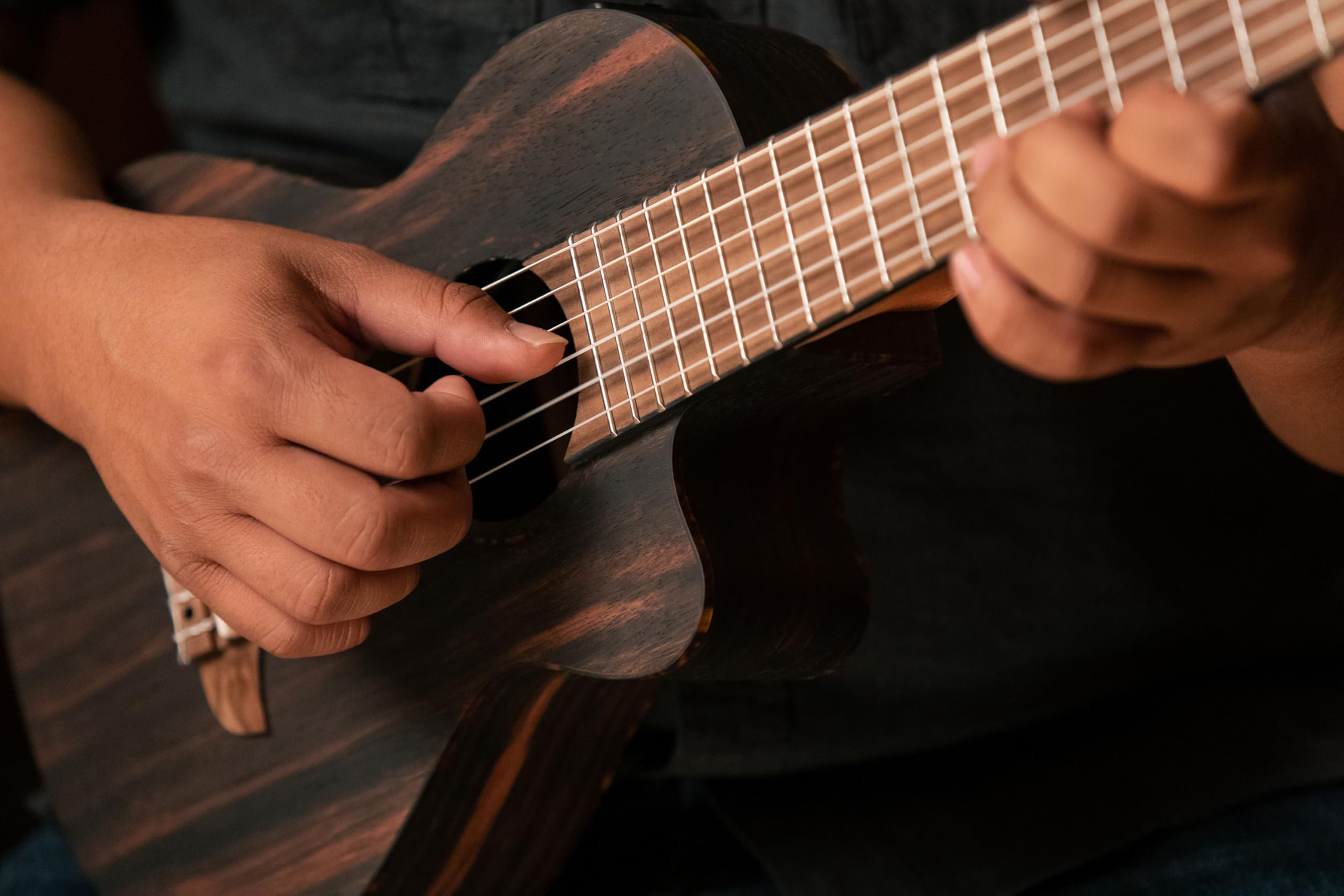 Ortega Guitars Travel Guitar elettro-acustica - Mini/Travel Series - Guitarlele 6 corde - Ebony, Mahogany (RGL5EB-CE)