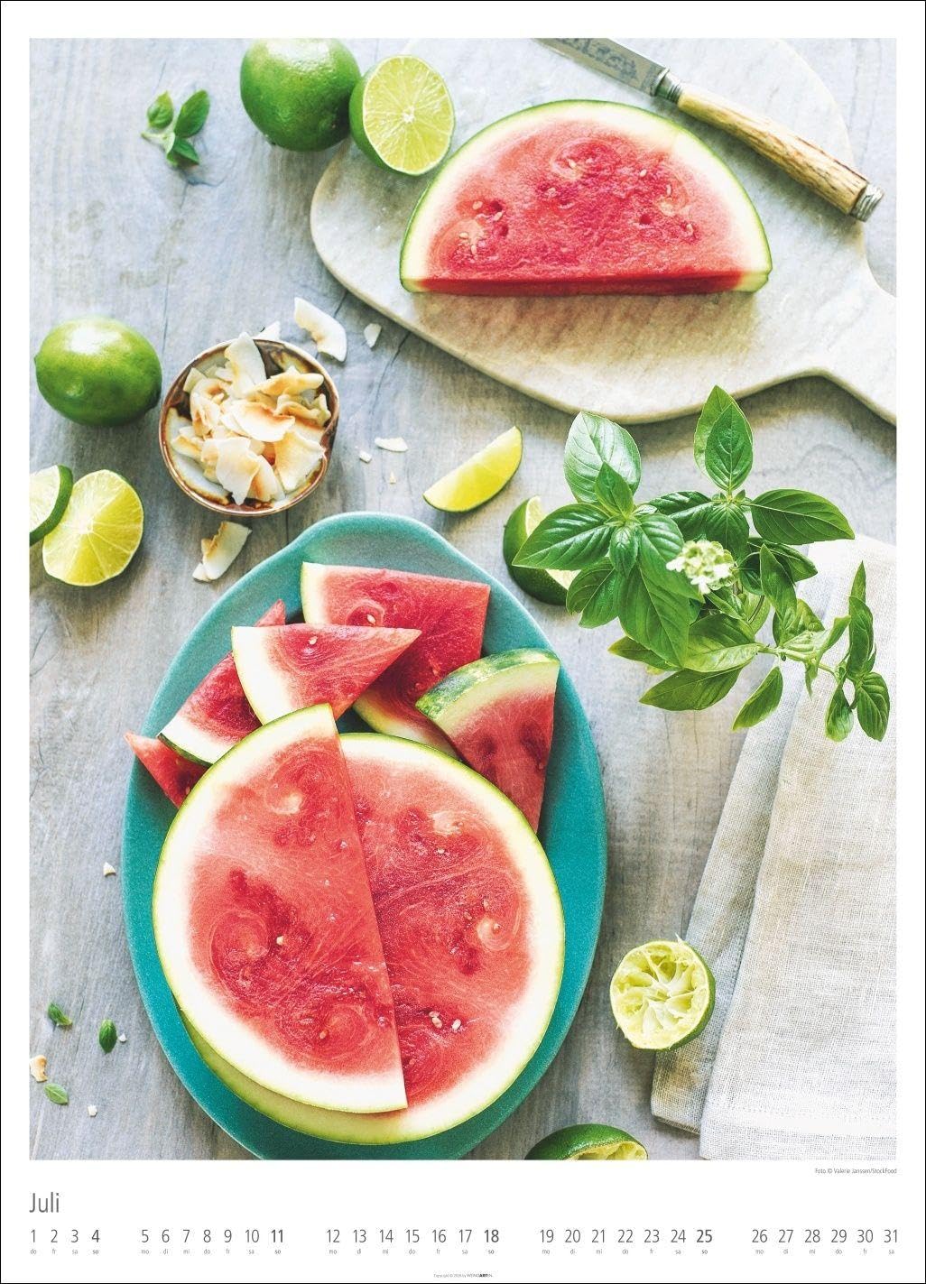 Food Gallery Kalender 2027: Großer Wandkalender mit 12 dekorativen Lifestyle-Fotos für die Küche. Food-Fotografie mit saisonalen Lebensmitteln. 49x68 cm Hochformat.