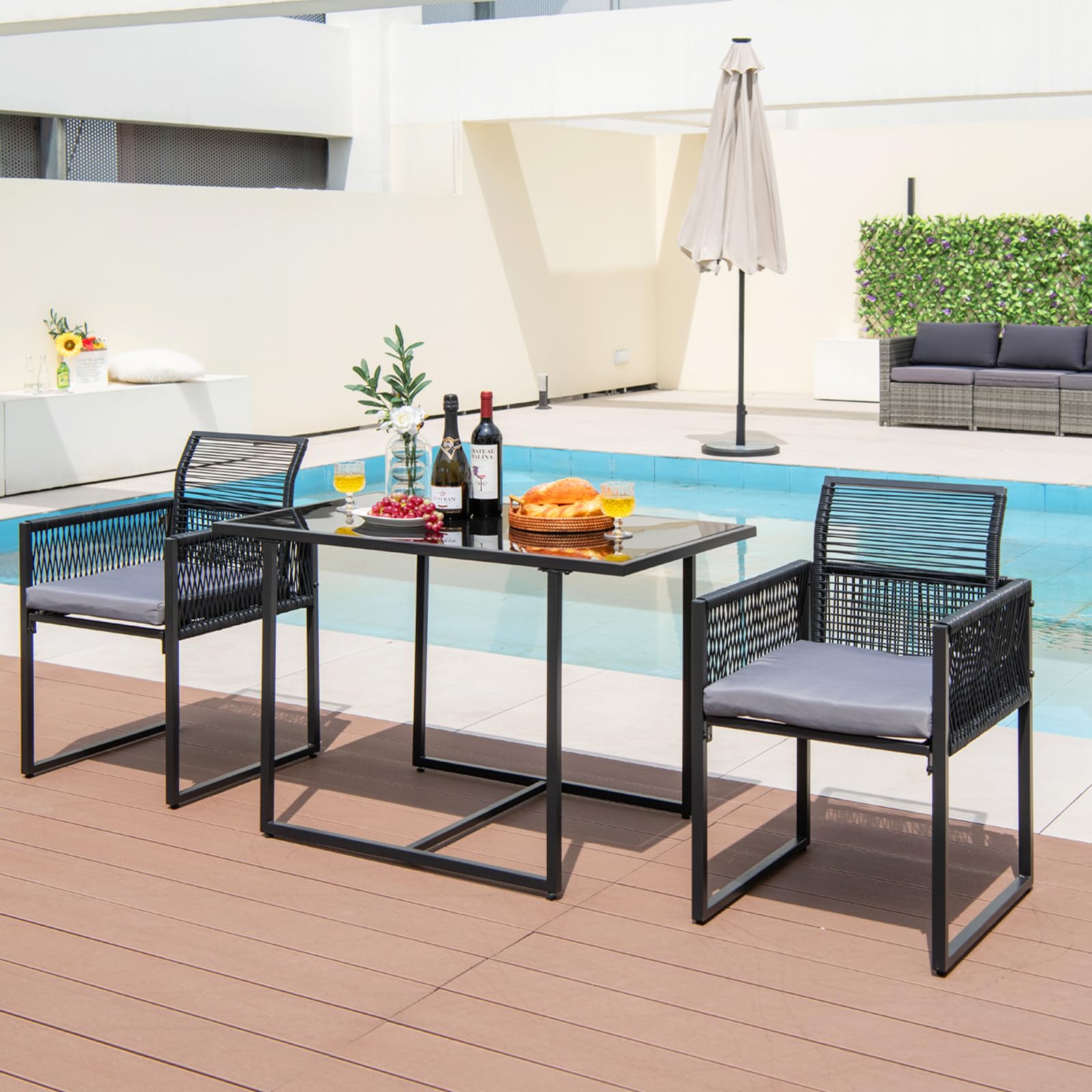 KOMFOTTEU Set di mobili da 3 pezzi, set da tavolo e 2 sedie in rattan PE, set da pranzo con sedie pieghevoli, cuscini estraibili, tavolo in vetro, per giardino, patio, terreza