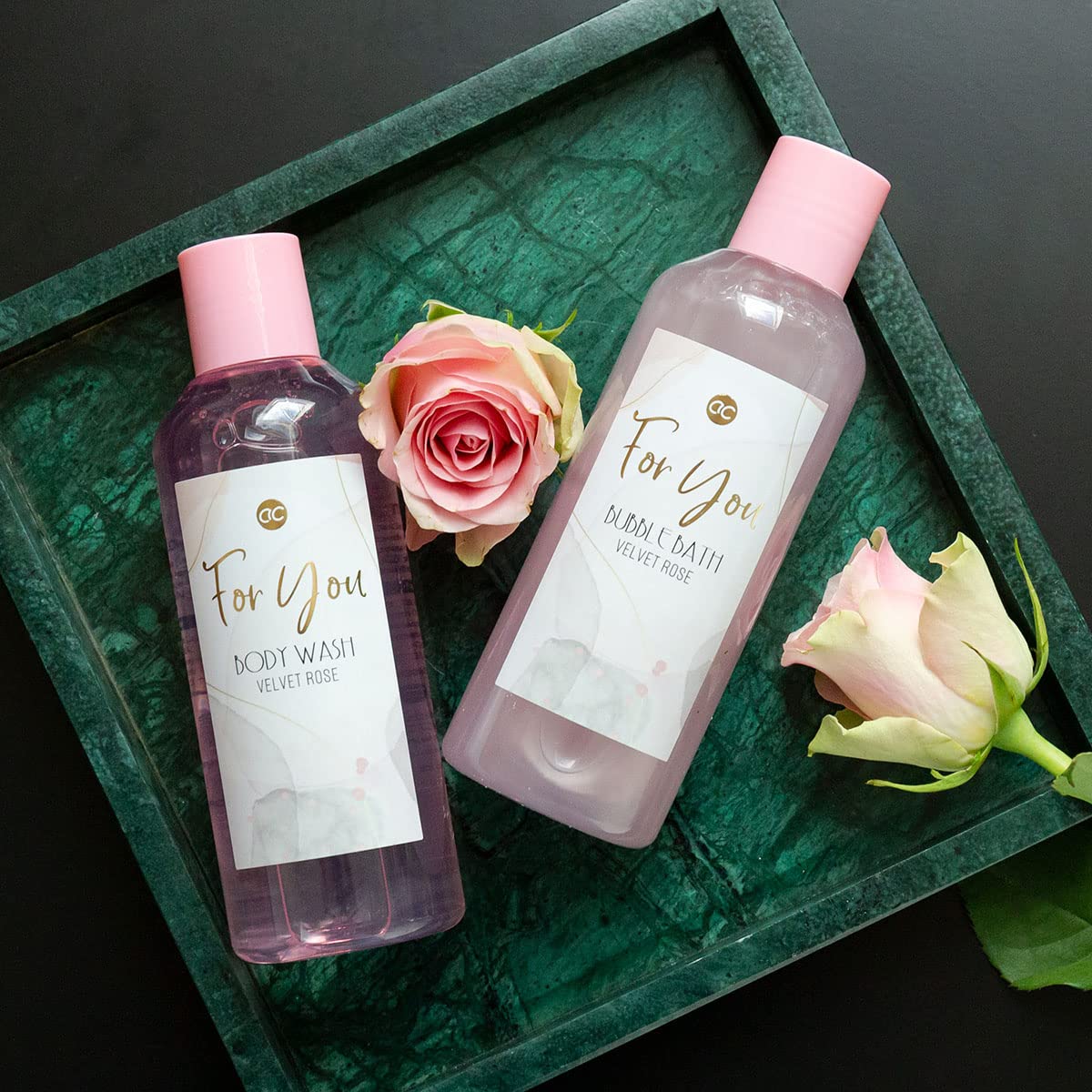 Set da bagno Accentra PINK ROSE in borsa, gel doccia, lozione per il corpo, bagnoschiuma, scrub corpo, sapone, bomba da bagno, spugna e guanto esfoliante, set regalo benessere per donna