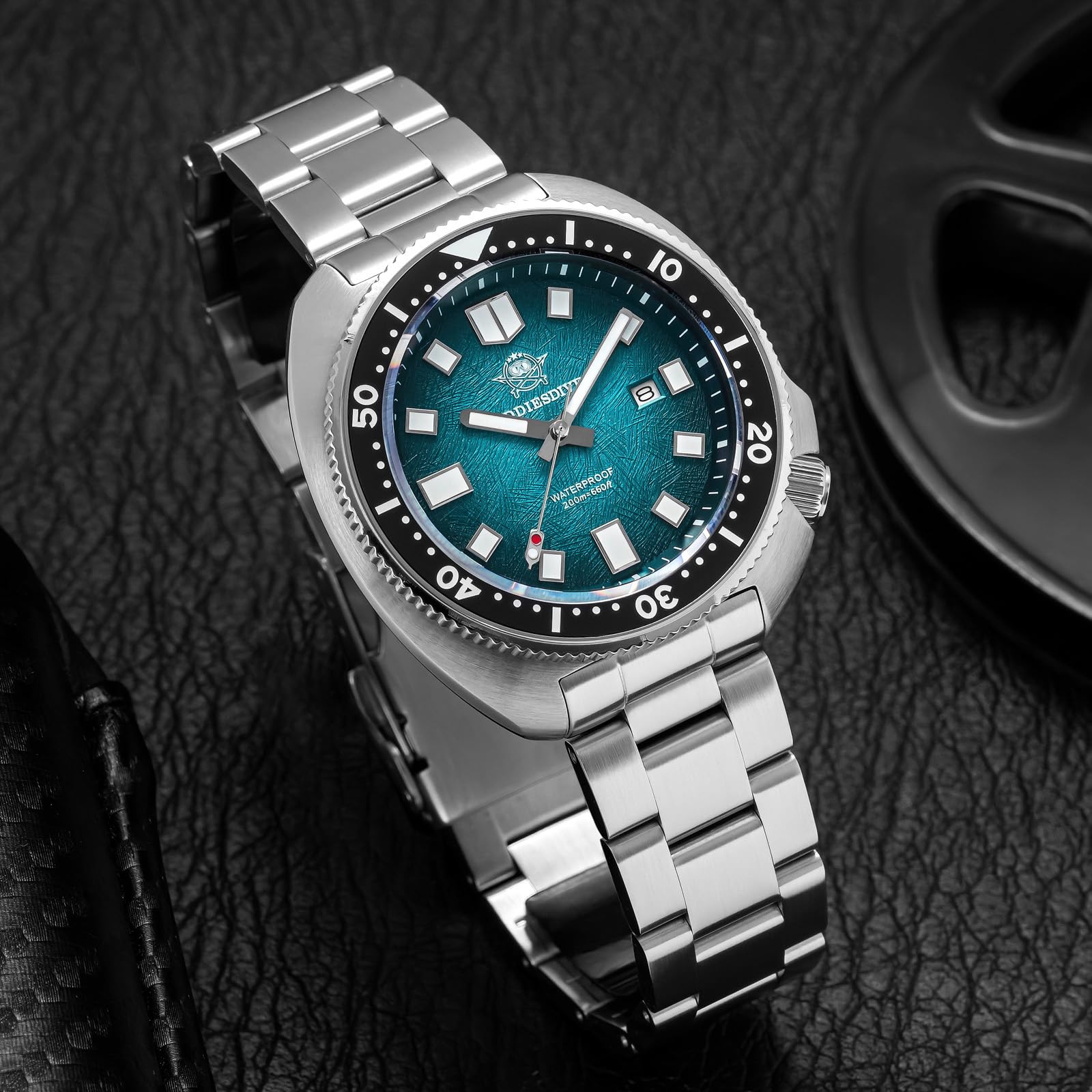 ADDIESDIVE Herren Taucheruhr 200M wasserdicht Quarzuhrwerk 2115 Saphirglas drehbare Lünette BGW9 Leuchtzeiger Edelstahlarmband Analog Quarzuhr AD2511