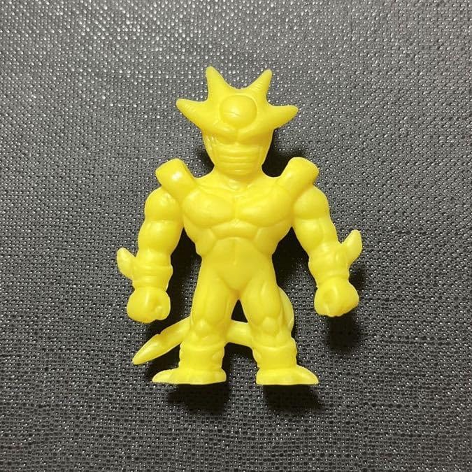 ドラゴンボール　クウラ第4形態　フルメタルジャケット　消しゴム　黄色　ドラ消し Amazon | ☆消しゴム パート12 クウラ第4変身形態 黄色 ドラ消し