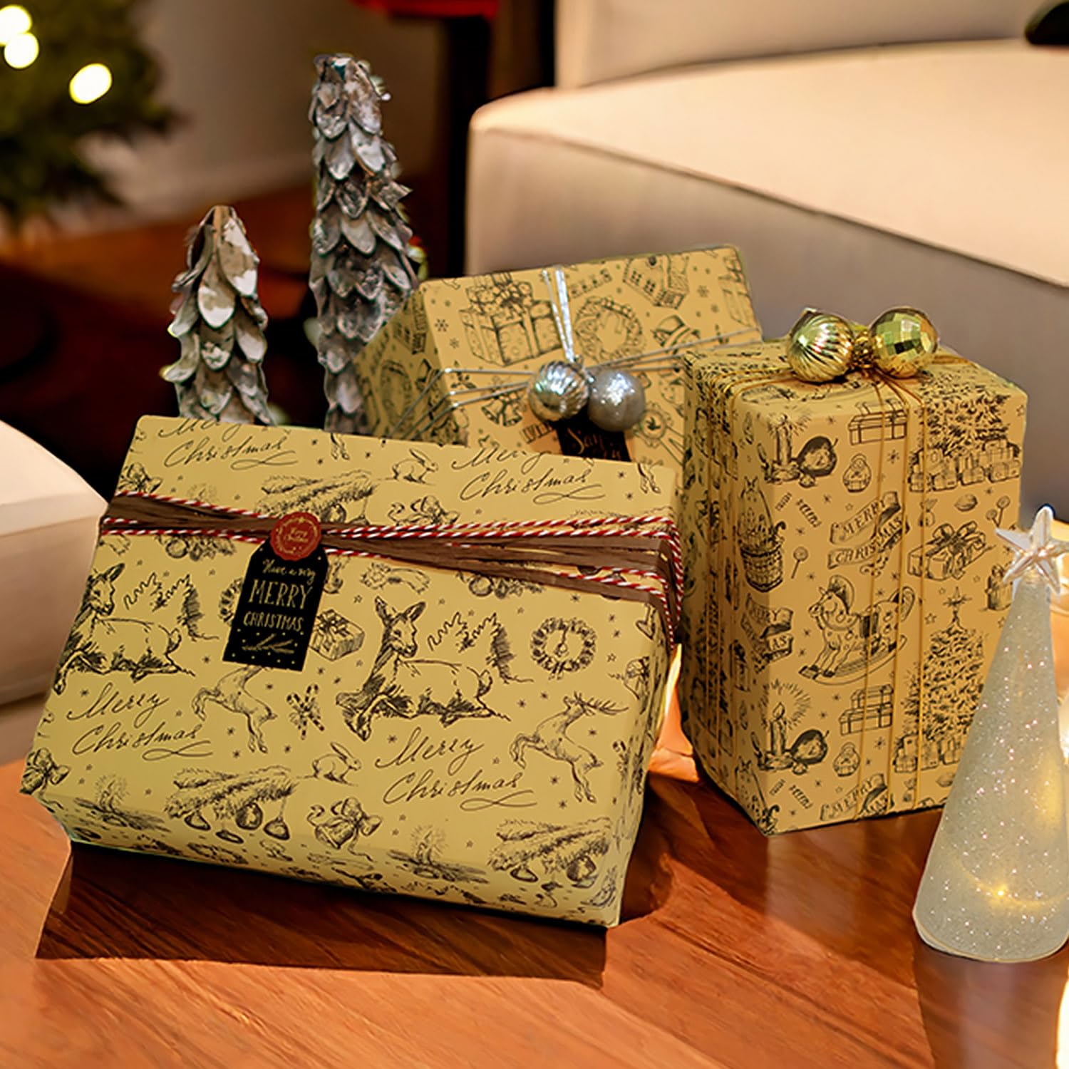 Una Vista Dei Rotoli Variopinti Della Carta Da Imballaggio Del Regalo - Foto 13