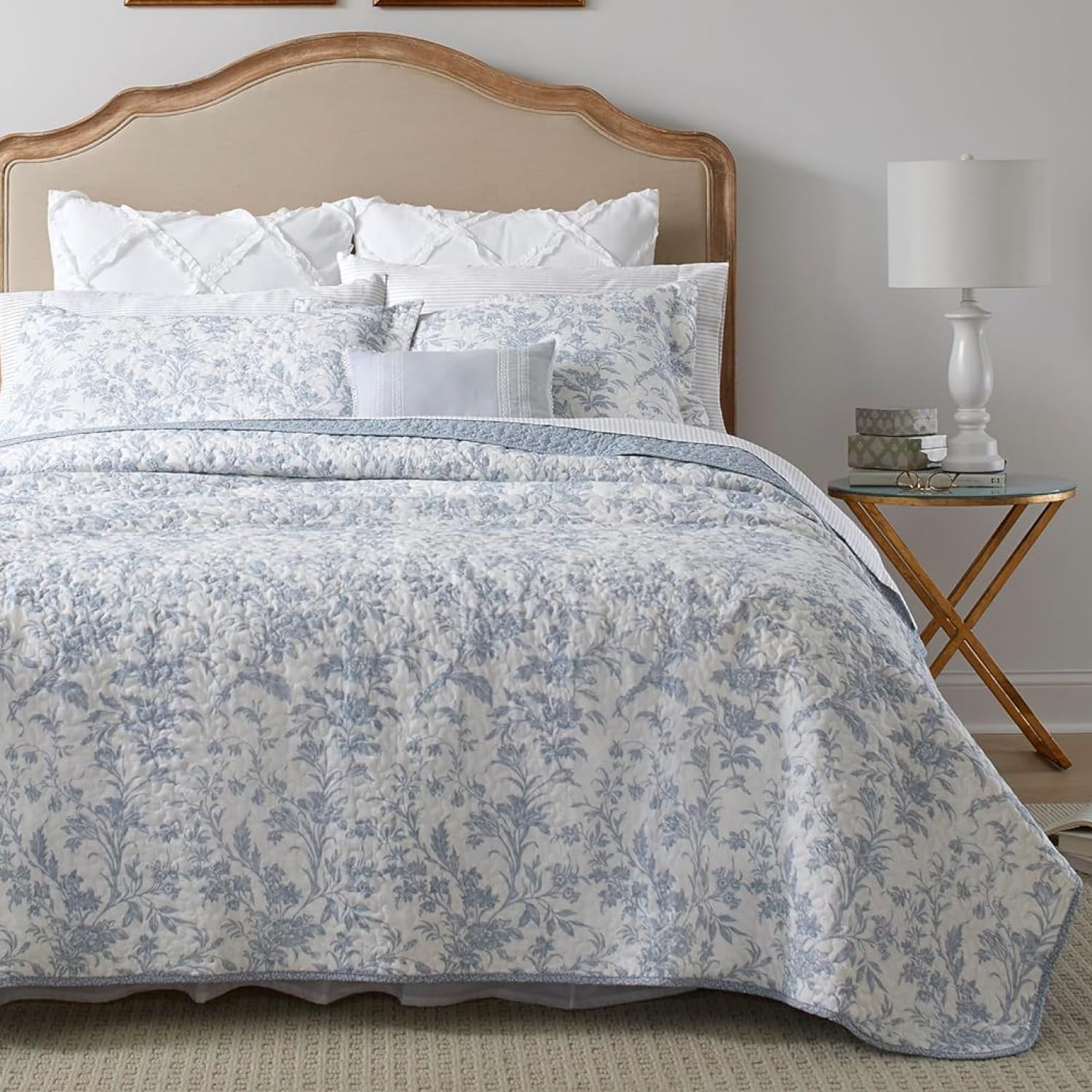 Laura Ashley - King Quilt Set, Soft Cotton Bedding with Reversible Design, Medium Weight for Year Round Use, 3 Piece Bed Set with Matching Pillowcases (Amberley Blue)