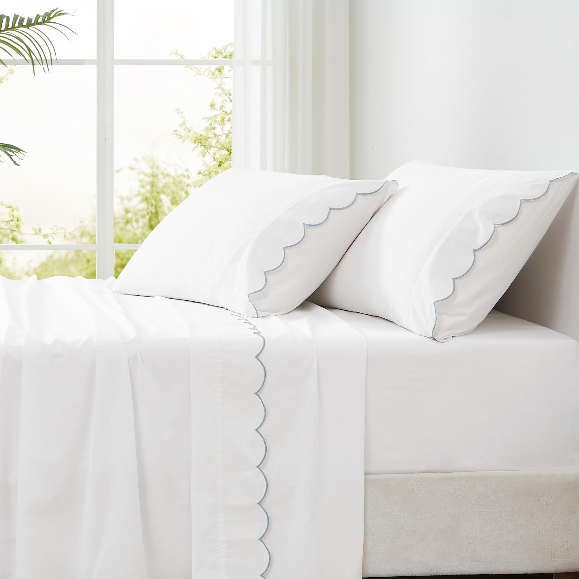 Draps de lit en coton respirant et parure de lit festonnée blanche
