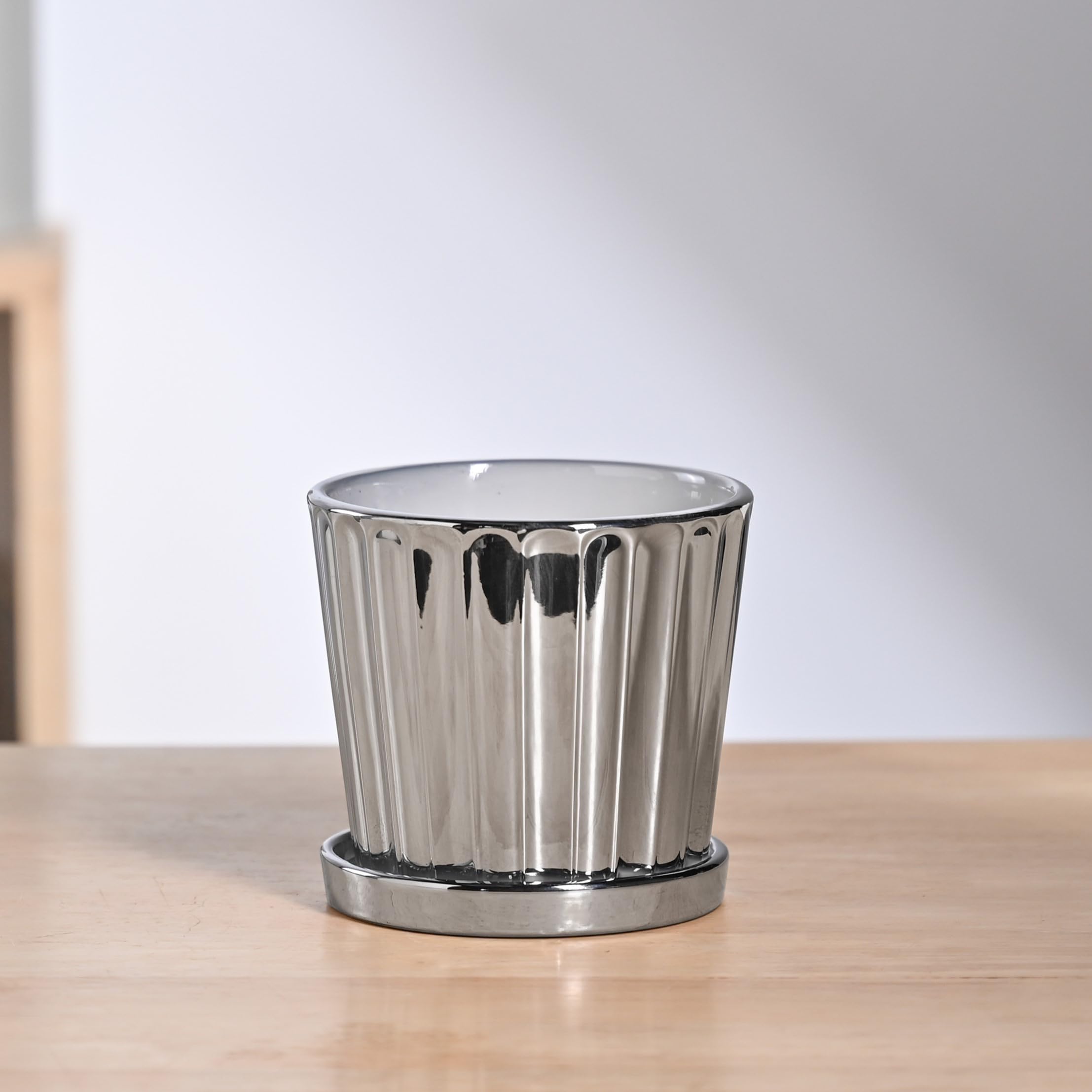 UGAOO Fluted Ceramic Pot - Gold -8 UGAOO Fluted Ceramic Pot - Gold -8