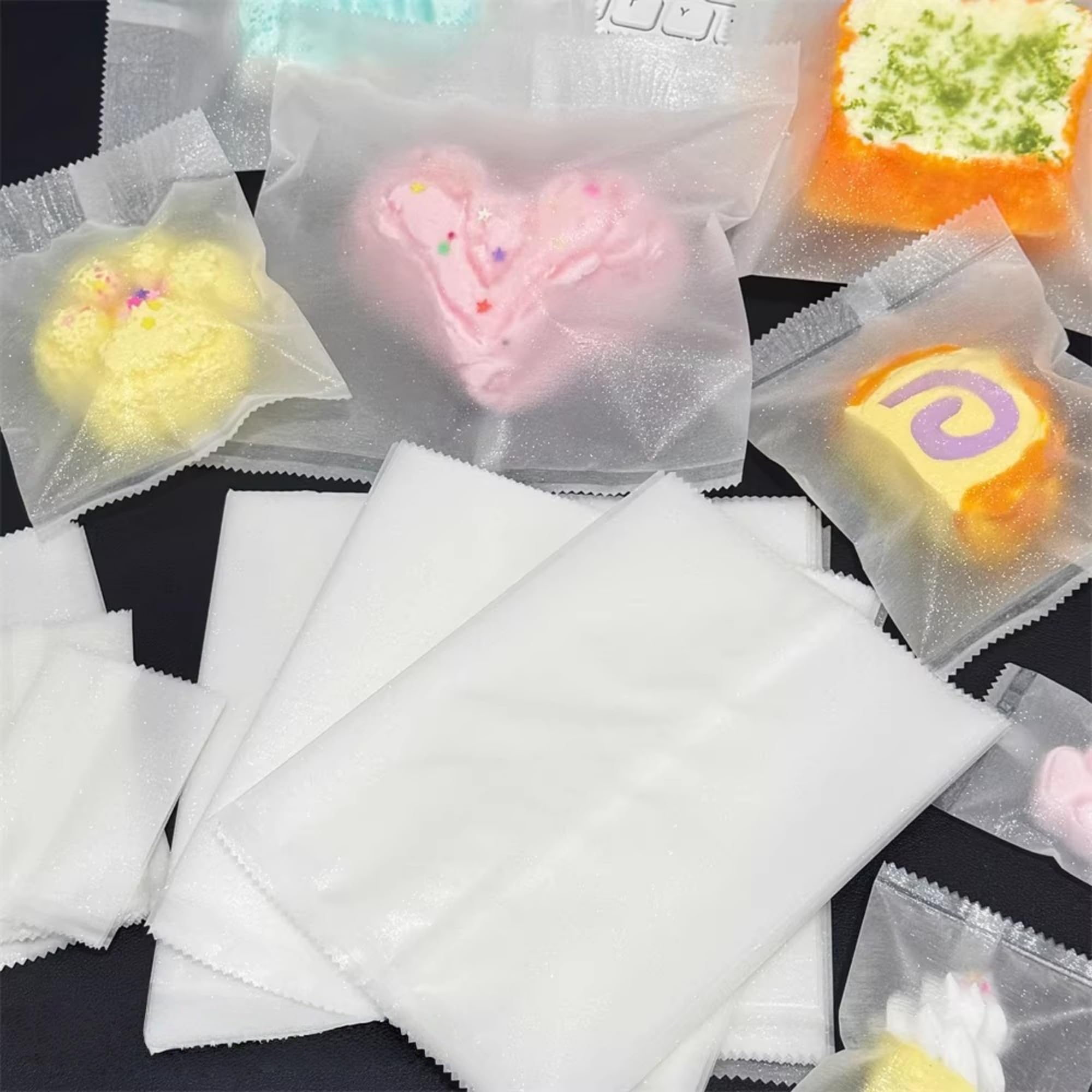 Lot de 100 sacs à biscuits individuels en cellophane transparent mat pour caramels, chocolats, desserts, collations, cadeaux de fête (5,5 x 8,5 cm)