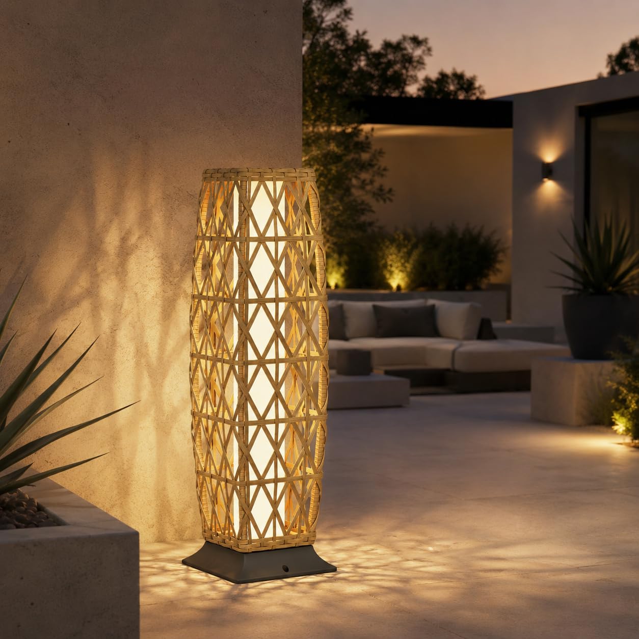 Grand patio Outdoor Floor Lamp Solar Lantern, Water-Resistant Natural Wicker Boho Patio Light with 50/100 Lumens Dual Brightness &amp; Memory Mode for Garden Porch Deck Decor, Large Cindy Natural