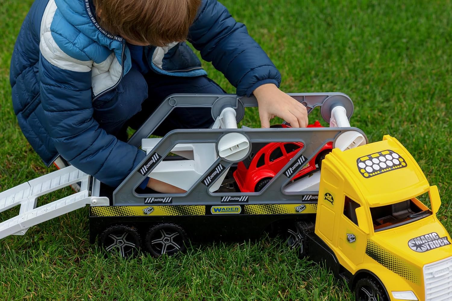 Wader 36231 Magic Truck Car Transporter with 2 Vehicles and Downhill Ramps, Size Approx. 79 cm, for Children from 3 Years, Suitable as a Gift for Creative Play