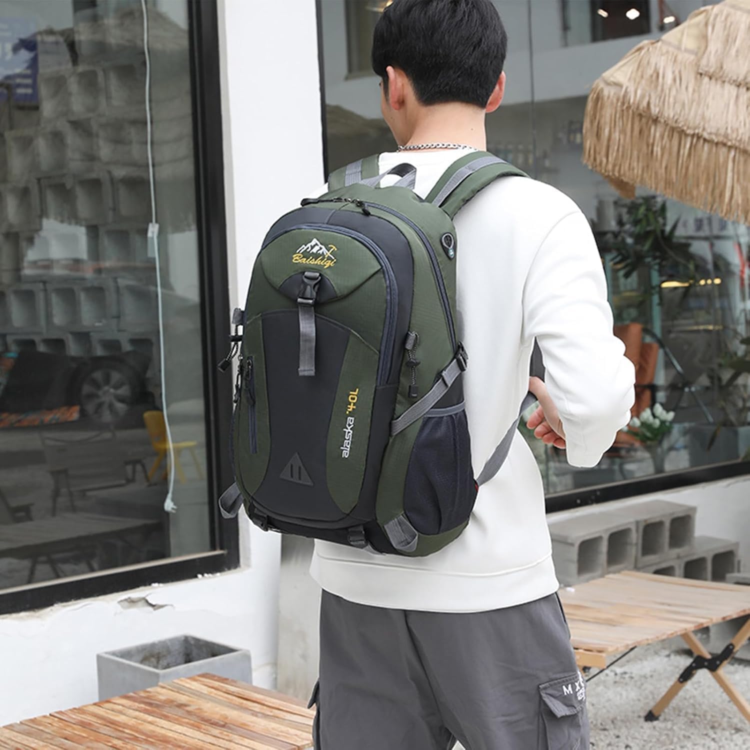 40L Hiking Backpack, Lightweight Daypack for Men, Polyester Rucksack, Breathable Backpack with Multi Pockets for Camping Walking Commuting Outdoor Short Trips-Green