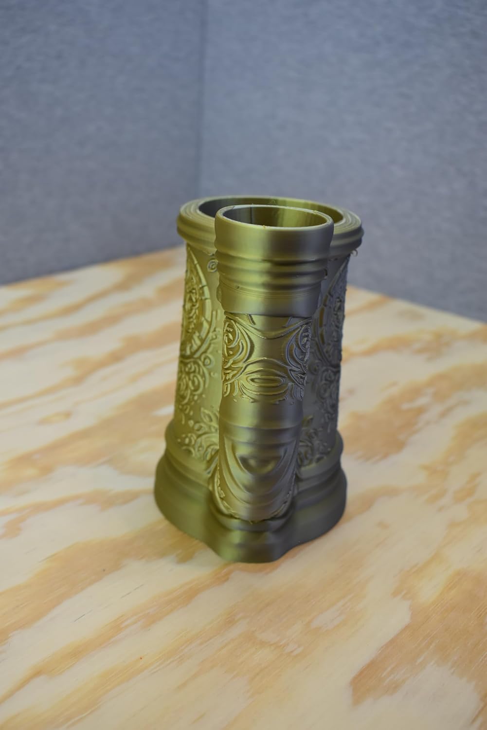 Barbarian Crest Dice Tower with Can Cozy & Storage - DND Dice Tower - Roleplaying Games Accessories - Tabletop RPG Dice Organizer - Dragon Dice Tower for Beer (Silver/Gold)