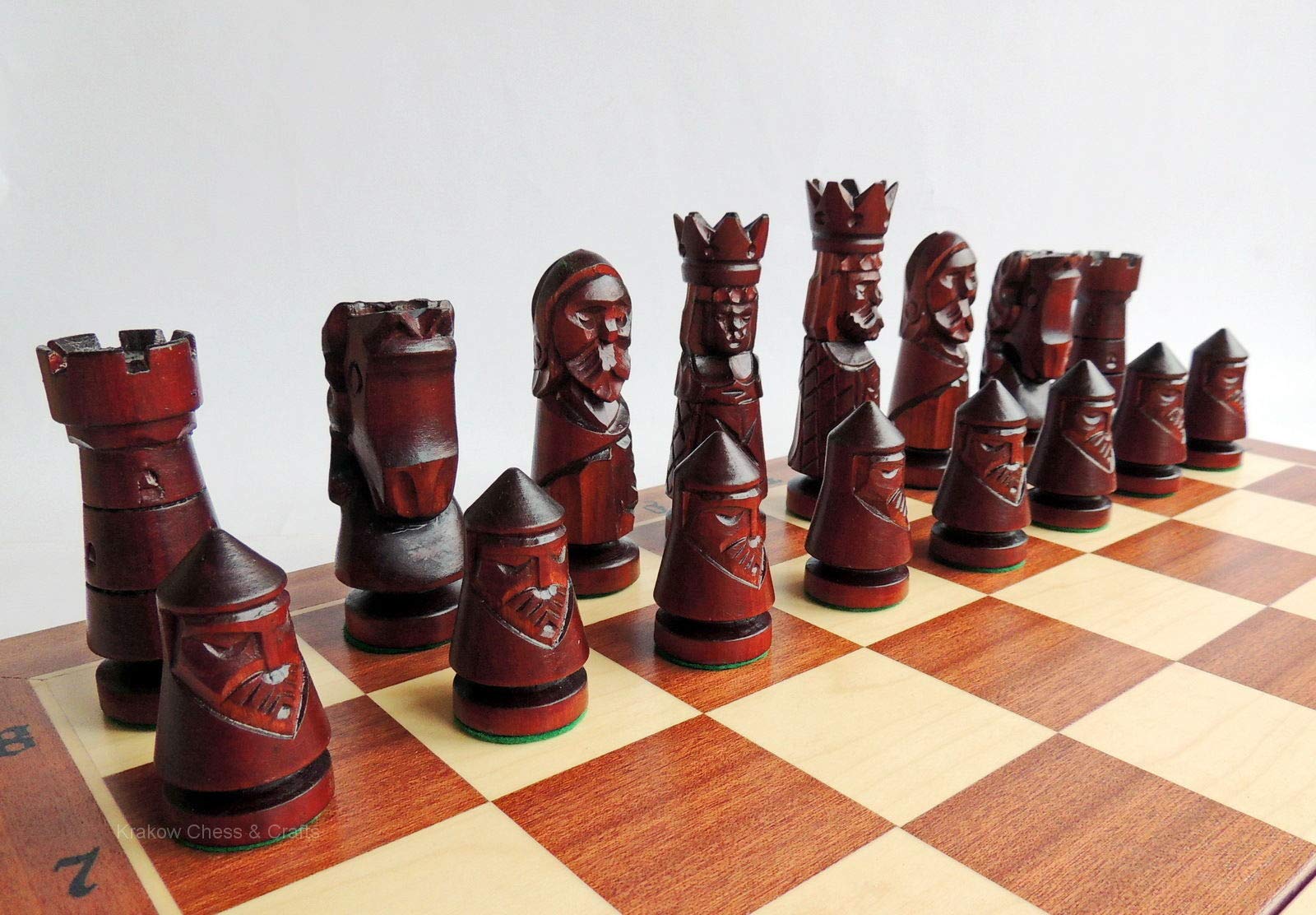Master of Chess Tablero Ajedrez Madera con Piezas “Castle Deluxe XXL” 60 cm - Hecho a Mano Incrustado y Portatil Grande Juego de Ajedrez para Niños y Adultos