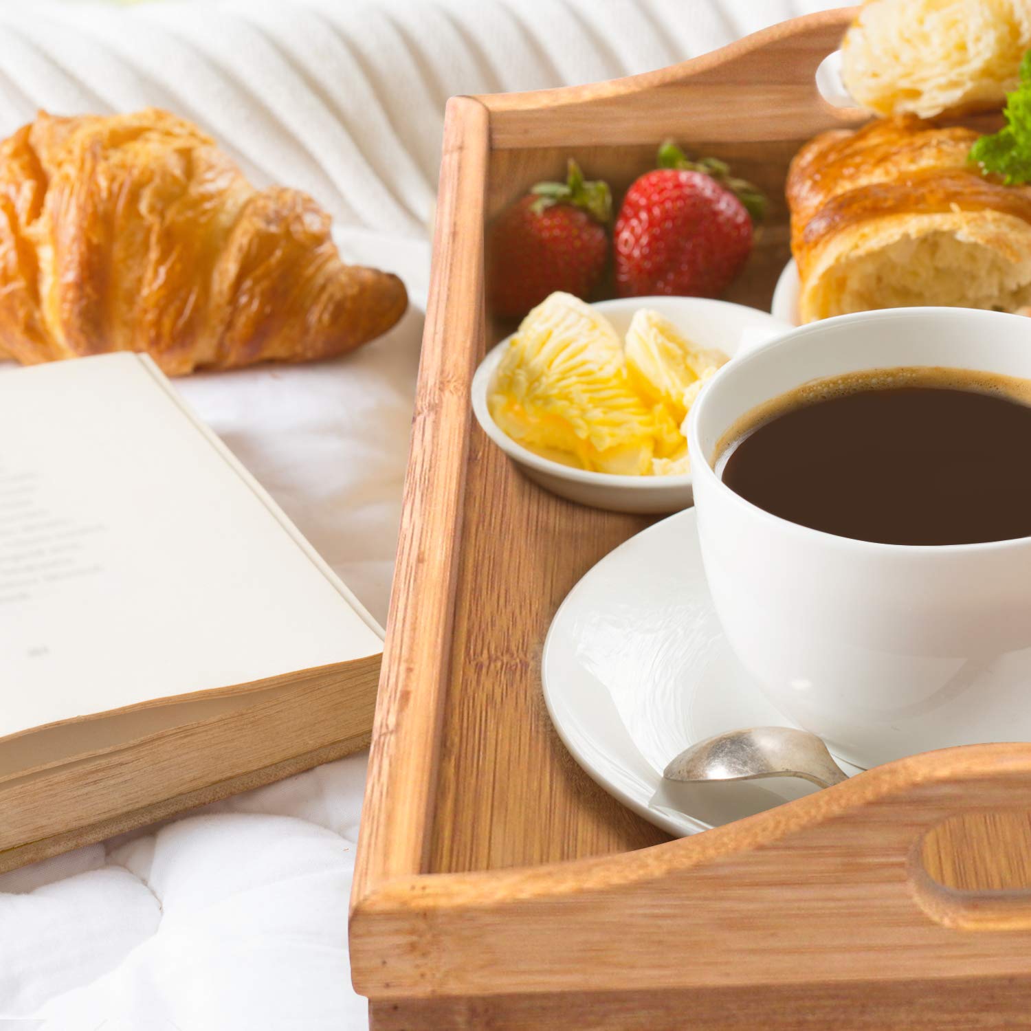 Table de Lit Plateau Petit Déjeuner en Bambou / Tablette de Lit Pliable en Bambou Laqué Bois avec Poignées Modulables - Garantie Excellente Qualité ! Dimensions: LxlxH: 50x30x21cm.