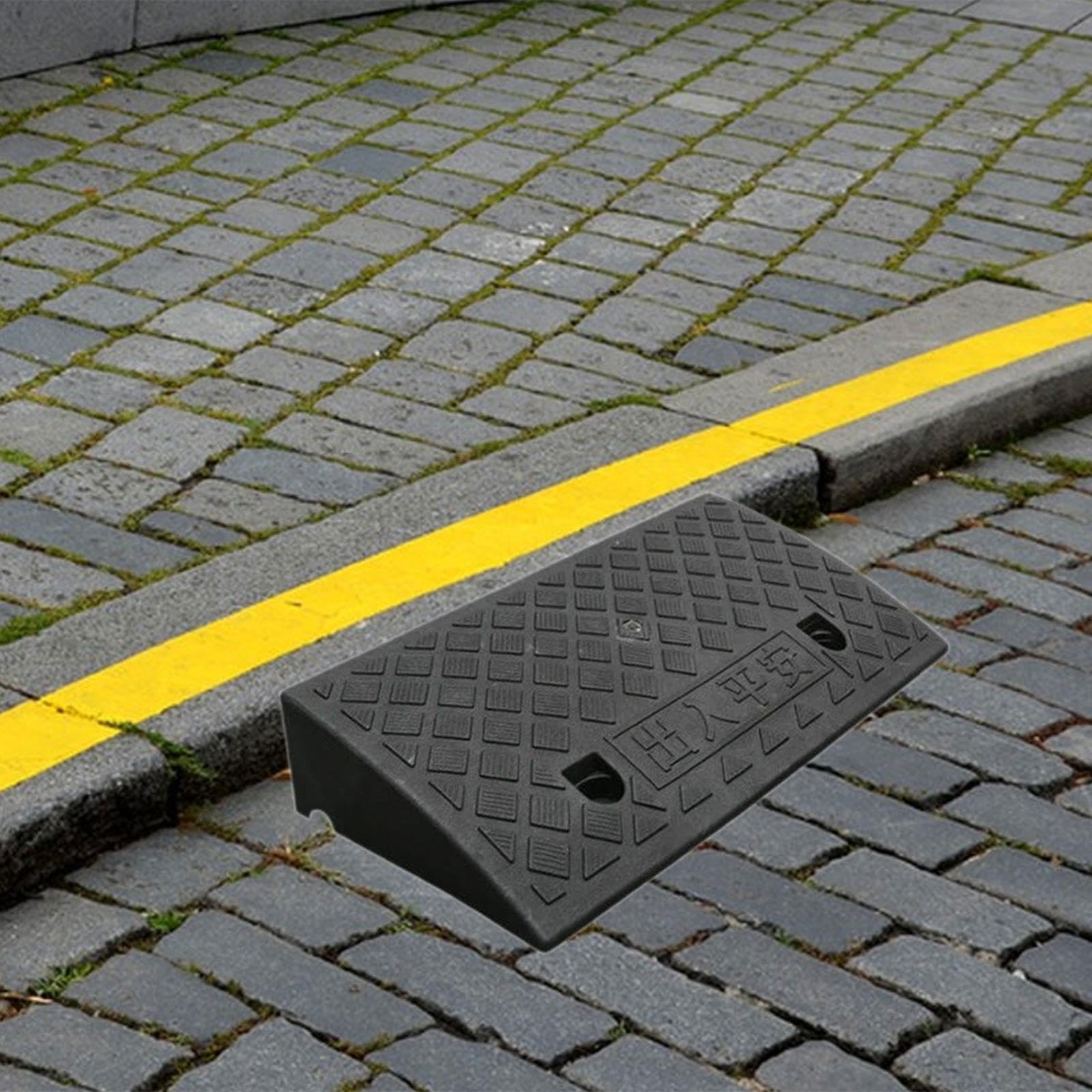 Rampa de Acceso para Coches Y Sillas de Ruedas con Estructura de PP Resistente Y Antideslizante Fácil Instalación Adecuada para Exteriores E Interior, Negro 50x27x12cm