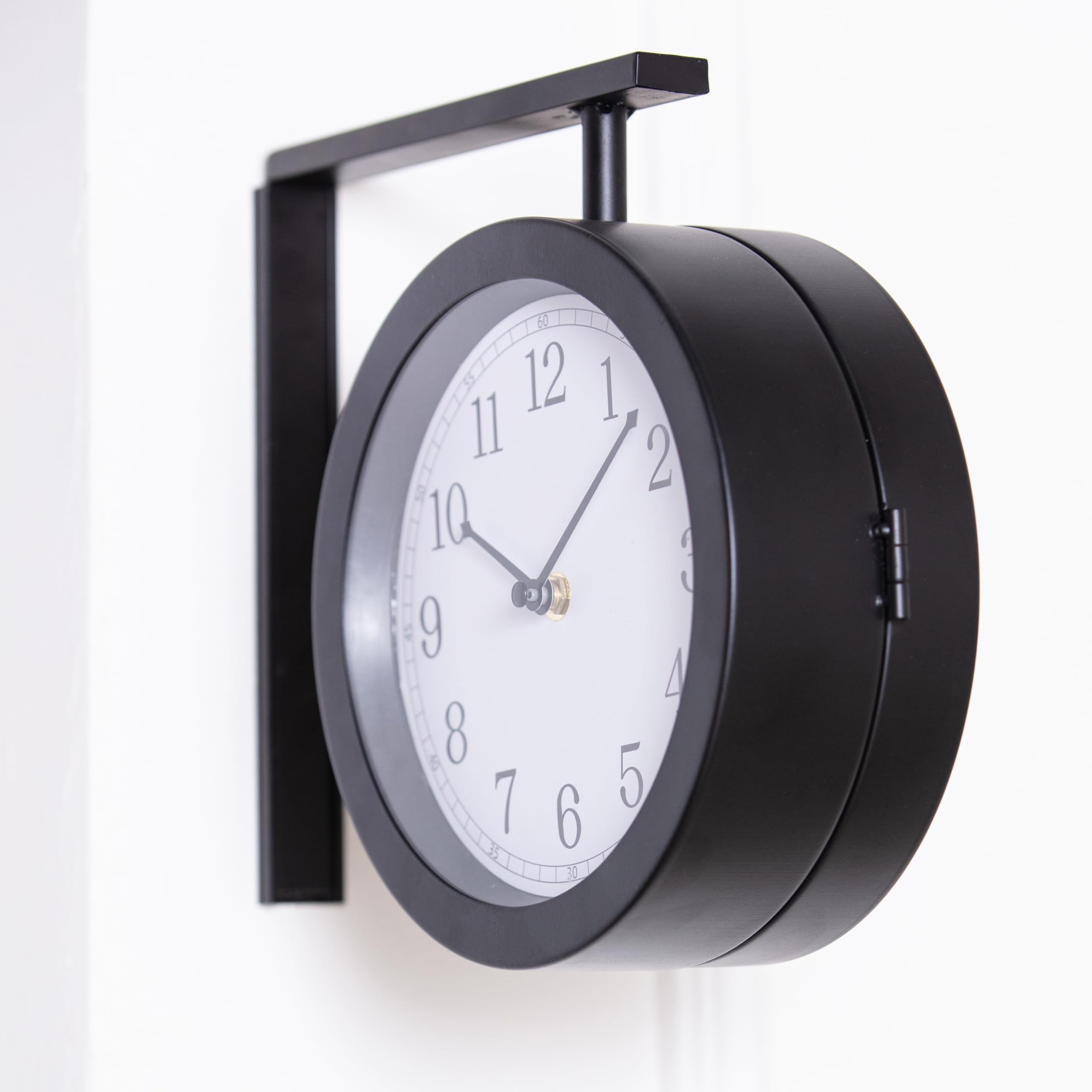 K&L Reloj de pared vintage metálico, sin tic-tac, 21 cm, doble cara, negro y blanco (aspecto steampunk, 28 x 25,3 cm)