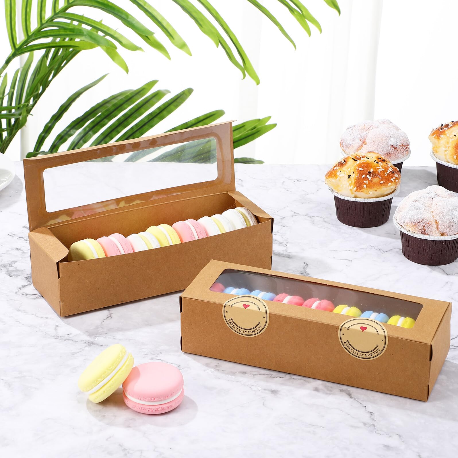 Cajas Pequeñas para Macarons de Cartón Kraft Natural con Ventana Transparente Paquete de 50 Unidades con 7 Hojas de 105 Etiquetas Adhesivas Ideales para Repostería Pasteles y