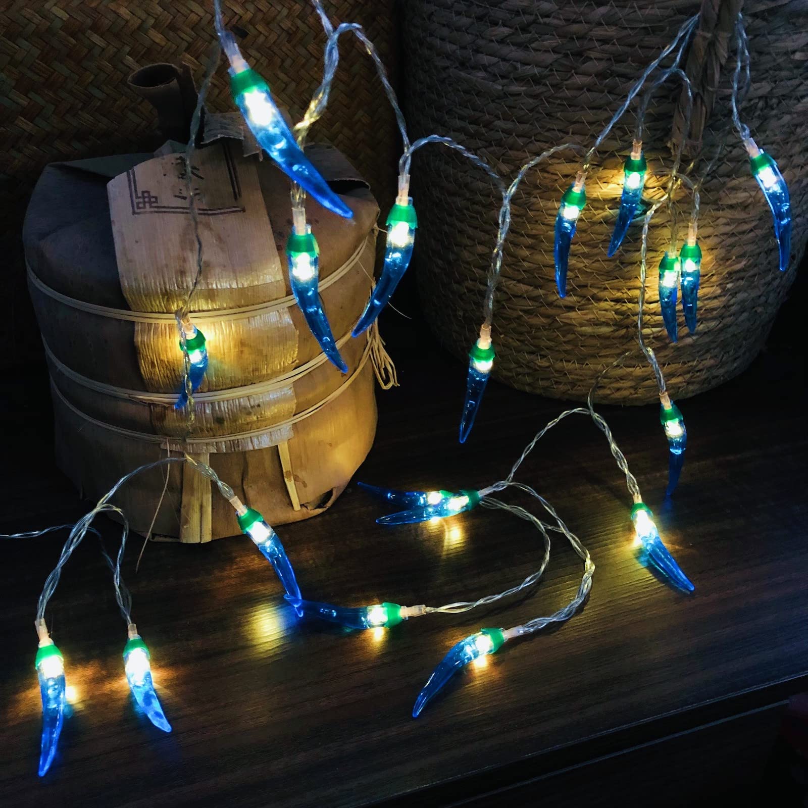 Riaxuebiy 6M Blue Chilli String Lights 40 LED Chili Fairy Light Pepper Decor Lamp Battery Powered Warm White for Christmas Holiday Party Decoration (6m/40led, Blue Chili)